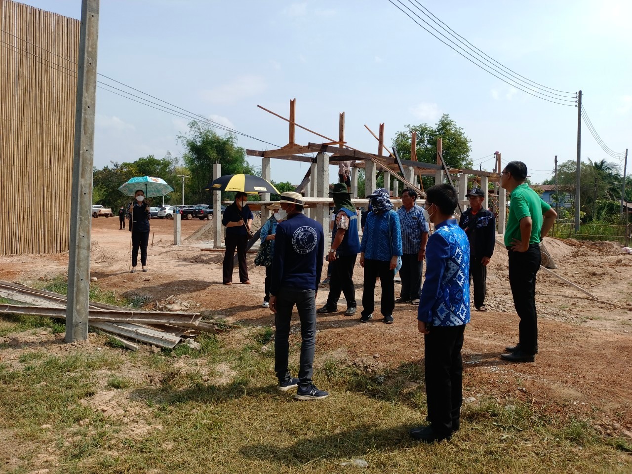 ผู้ว่าราชการจังหวัดสกลนคร ตรวจเยี่ยมการพัฒนาศูนย์เรียนรู้ผ้าย้อมคราม “วิชชาลัยดอนกอย วิถีแห่งการพัฒนาที่ยั่งยืน”
