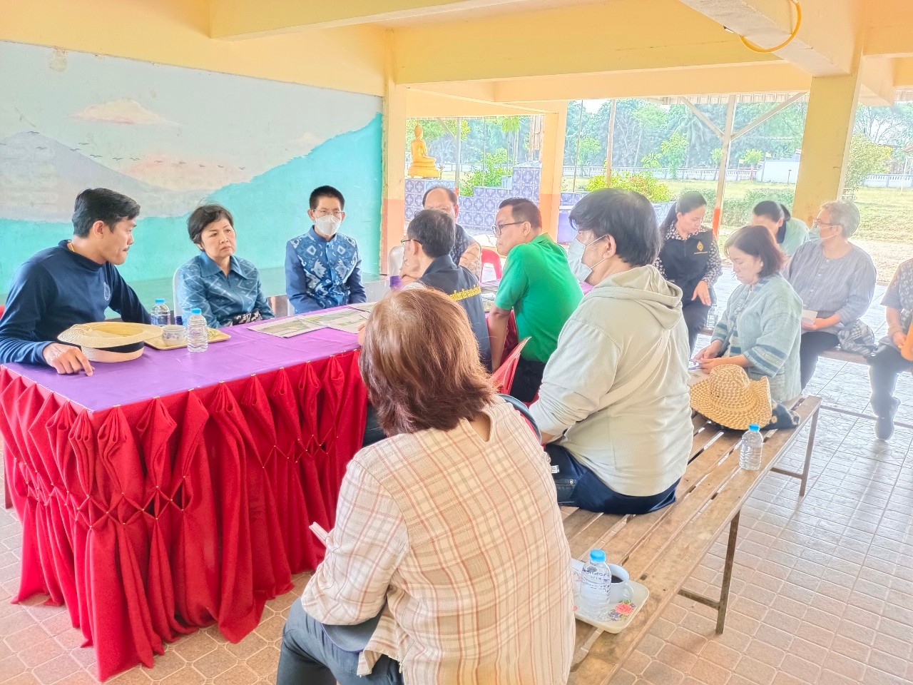 ผู้ว่าราชการจังหวัดสกลนคร ตรวจเยี่ยมการพัฒนาศูนย์เรียนรู้ผ้าย้อมคราม “วิชชาลัยดอนกอย วิถีแห่งการพัฒนาที่ยั่งยืน”