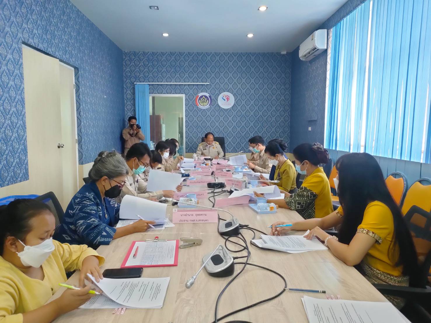 จังหวัดสกลนคร : จัดประชุมคณะอนุกรรมการบริหารกองทุนพัฒนาบทบาทสตรีจังหวัดสกลนคร