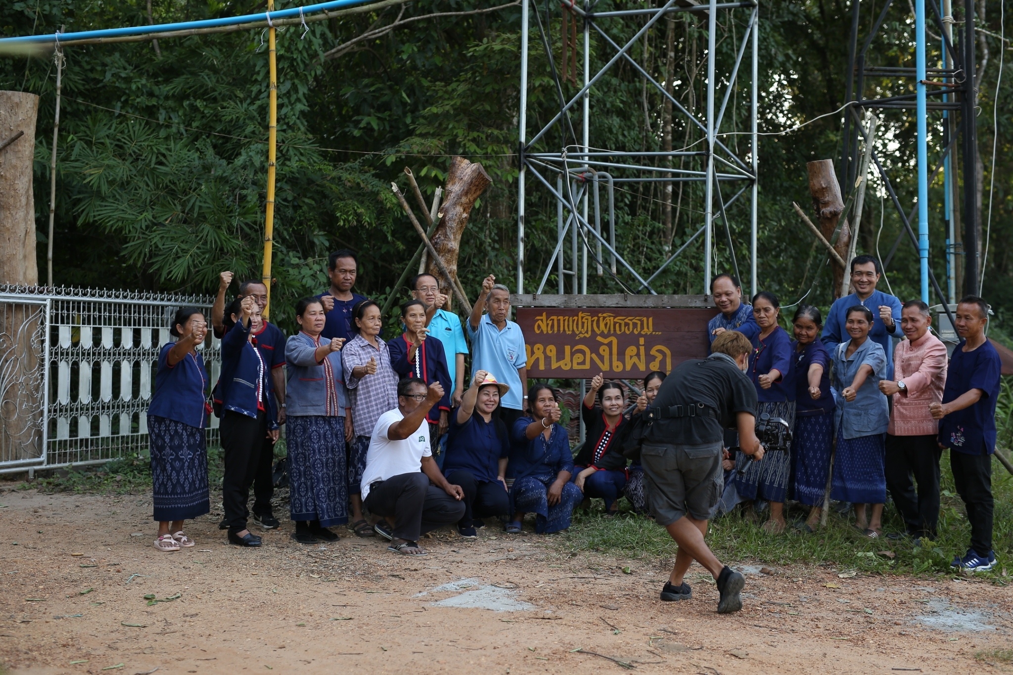 พัฒนาการจังหวัดสกลนคร : สนับสนุนการถ่ายทำวีดิทัศน์ผลสำเร็จโครงการ 9 ; 10 ปฏิบัติบูชา “สืบสาน รักษา ต่อยอด” เพื่อพัฒนาชุมชน ประจำปี 2565