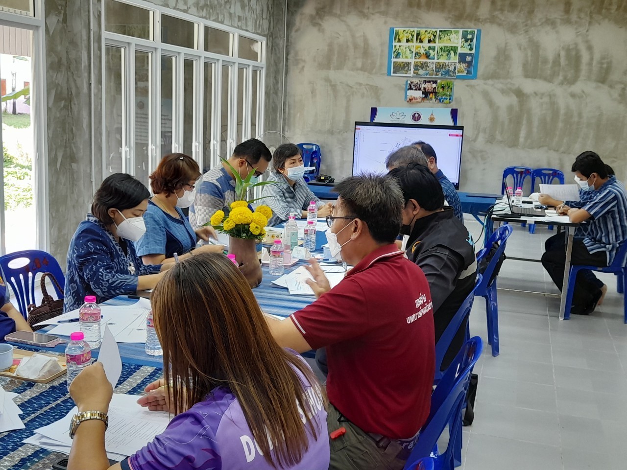 ผู้ว่าราชการจังหวัดสกลนคร : ติดตามการดำเนินงานโครงการเพิ่มศักยภาพศูนย์เรียนรู้ผ้าย้อมคราม บ้านดอนกอย “วิชชาลัยดอนกอย วิถีแห่งการพัฒนาที่ยั่งยืน”