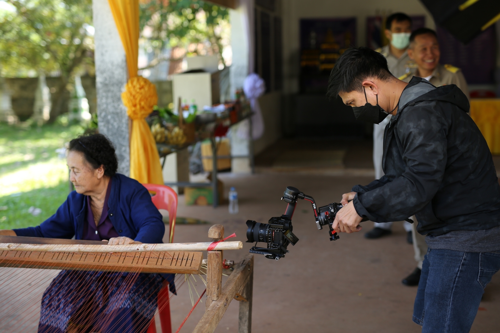 พัฒนาการจังหวัดสกลนคร : สนับสนุนการถ่ายทำวีดิทัศน์ผลสำเร็จโครงการ 9 ; 10 ปฏิบัติบูชา “สืบสาน รักษา ต่อยอด” เพื่อพัฒนาชุมชน ประจำปี 2565