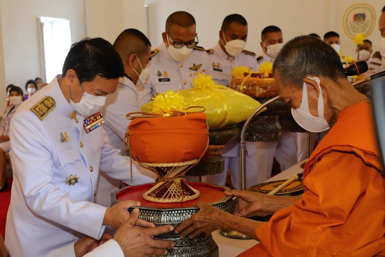 พช. สกลนคร : ร่วมพิธีถวายผ้าพระกฐินพระราชทาน กรมการพัฒนาชุมชน กระทรวงมหาดไทย ประจำปี 2565