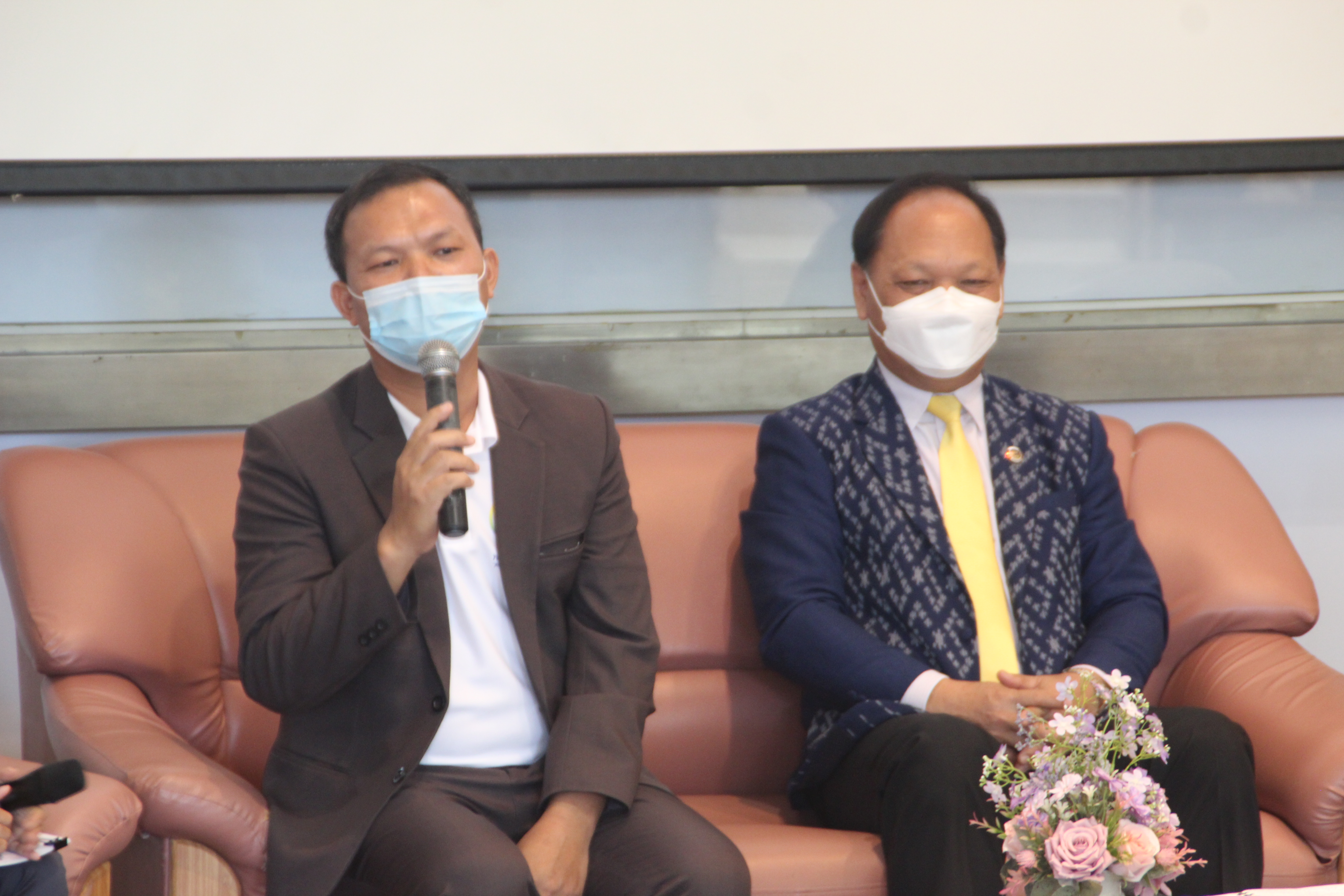 พัฒนาการจังหวัดสกลนคร : ร่วมเวทีเสวนาแลกเปลี่ยนเรียนรู้ประสบการณ์ทำงานงานพัฒนาชุมชนแก่นักศึกษามหาวิทยาลัยราชภัฏสกลนคร