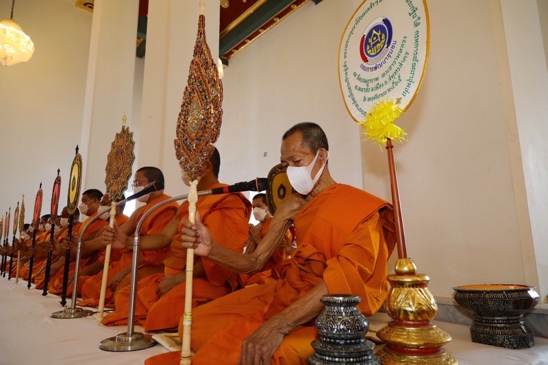 พช. สกลนคร : ร่วมพิธีถวายผ้าพระกฐินพระราชทาน กรมการพัฒนาชุมชน กระทรวงมหาดไทย ประจำปี 2565