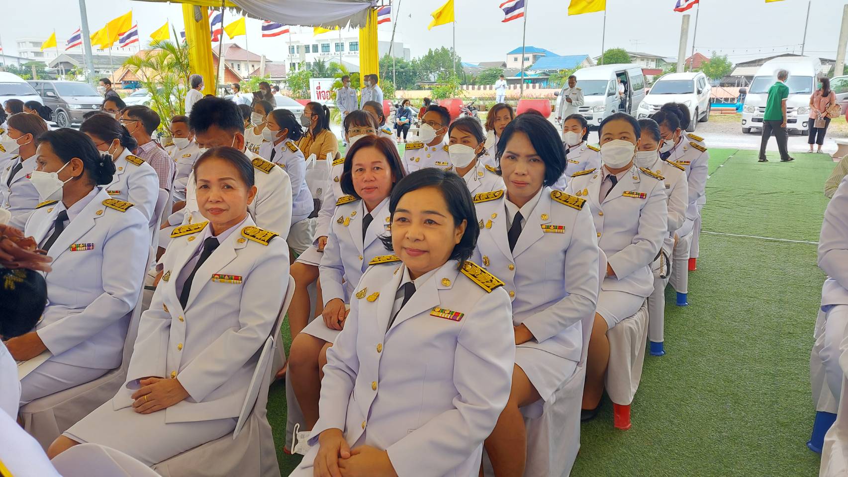 พช. สกลนคร : ร่วมพิธีถวายผ้าพระกฐินพระราชทาน กรมการพัฒนาชุมชน กระทรวงมหาดไทย ประจำปี 2565