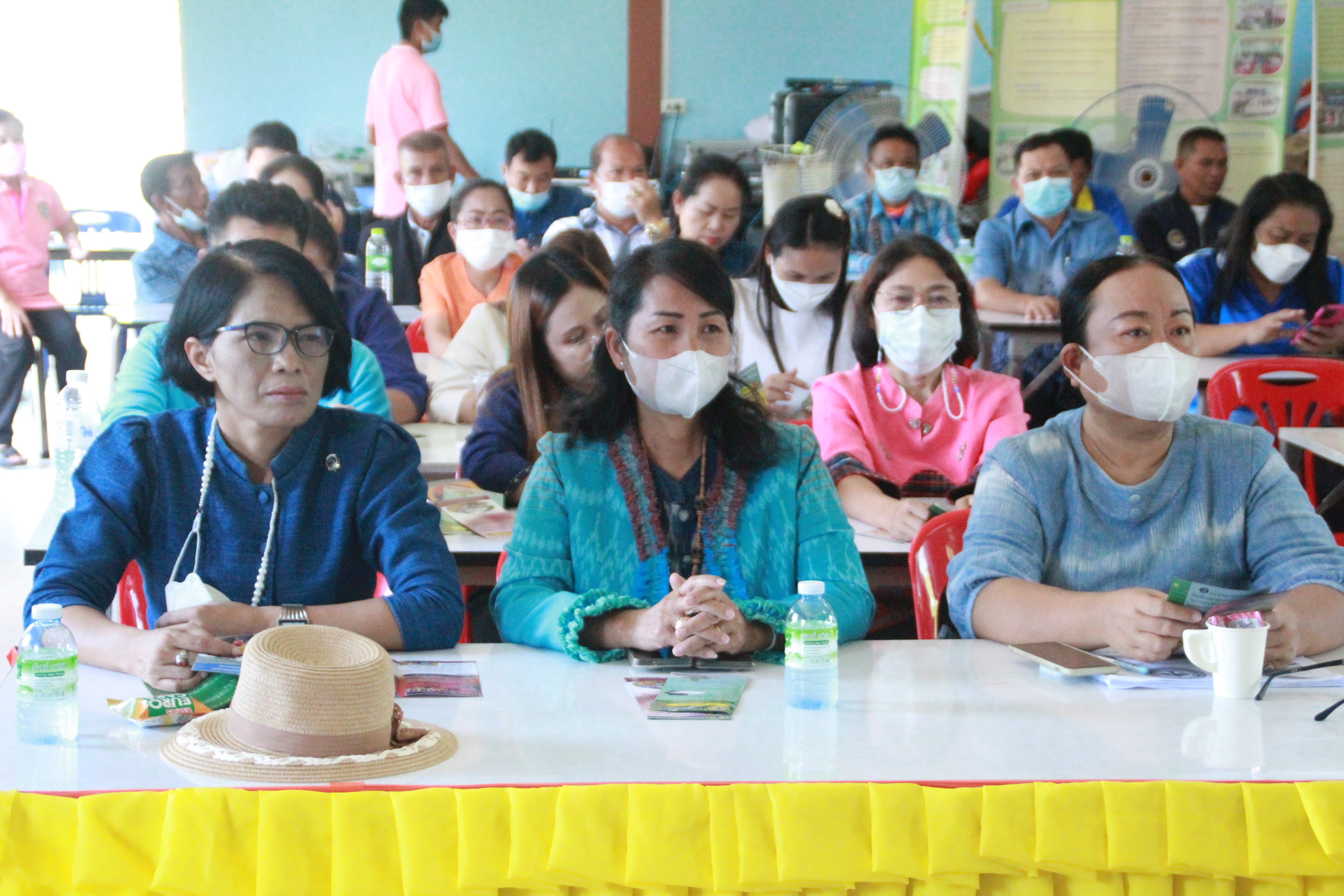 พัฒนาการจังหวัดสกลนคร : นำทีมศึกษาดูงานโรงเรียนกลุ่มออมทรัพย์เพื่อการผลิตบ้านโจด อำเภอกมลาไสย จังหวัดกาฬสินธุ์