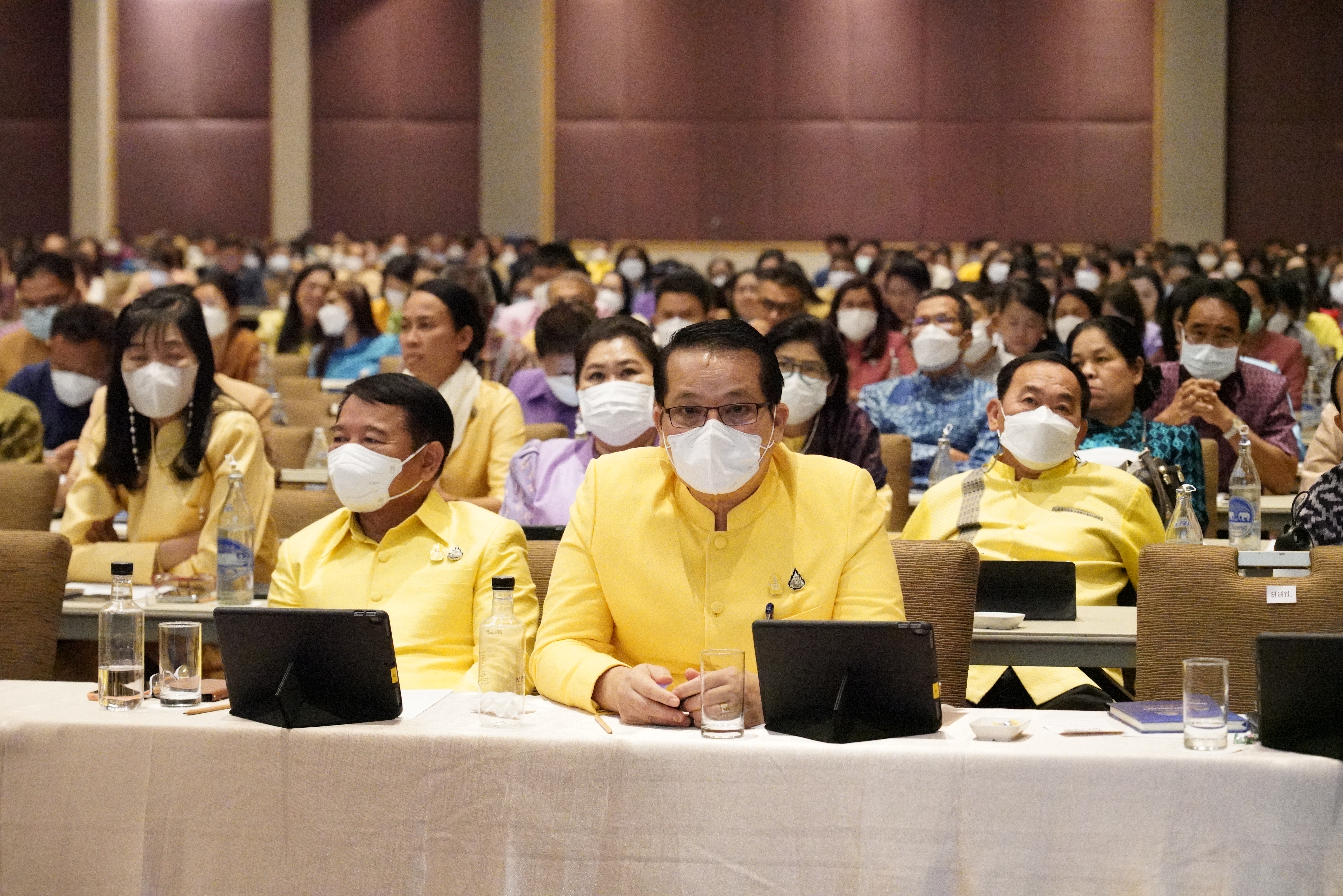 พช.สกลนคร : ร่วมประชุมรับมอบนโยบายและแนวทางการดำเนินงานพัฒนาชุมชน ประจำปีงบประมาณ พ.ศ. 2566