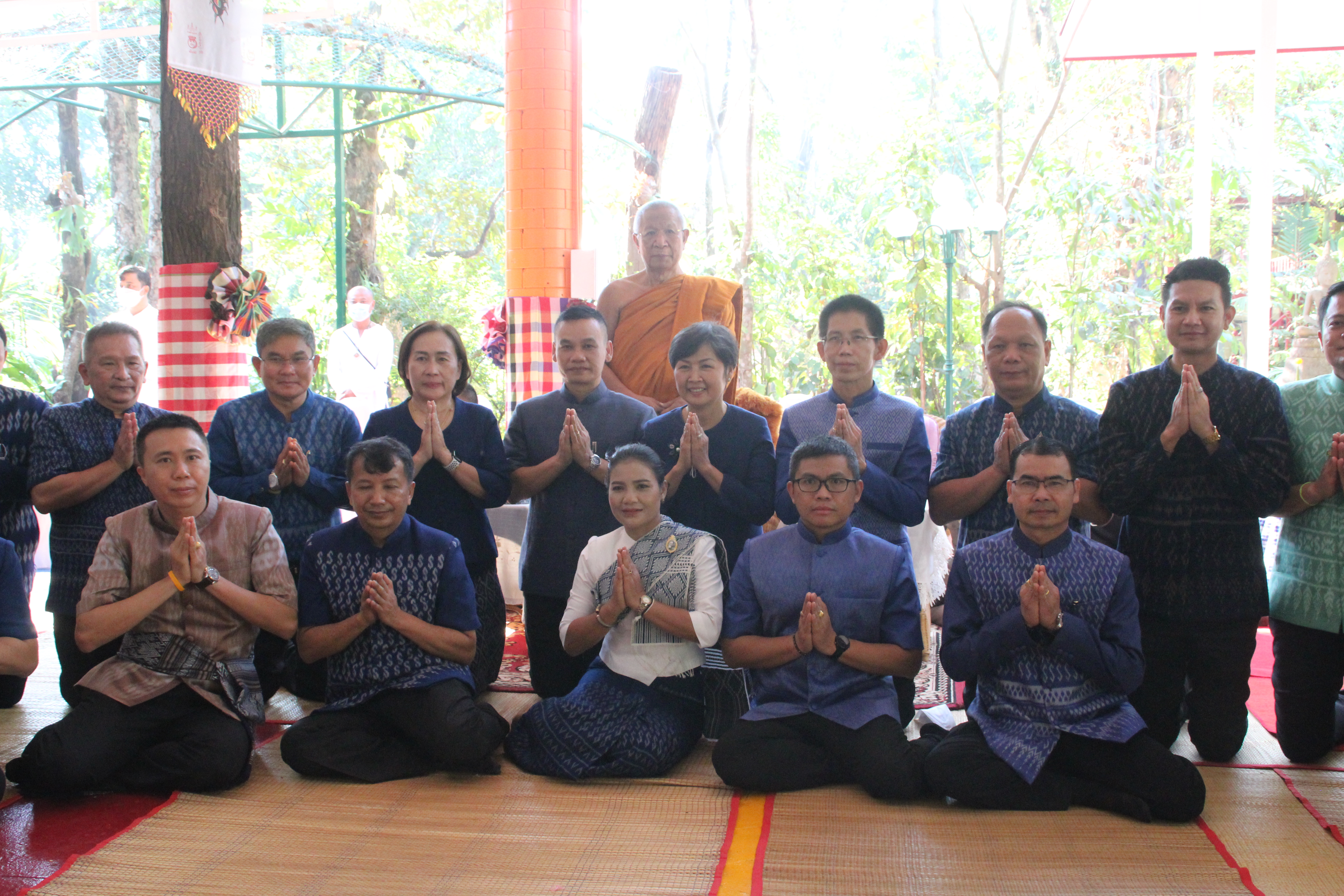 ปลัดกระทรวงมหาดไทย เป็นเจ้าภาพงานทอดกฐินสามัคคี วัดศรัทธาราม อำเภอบ้านม่วง จังหวัดสกลนคร
