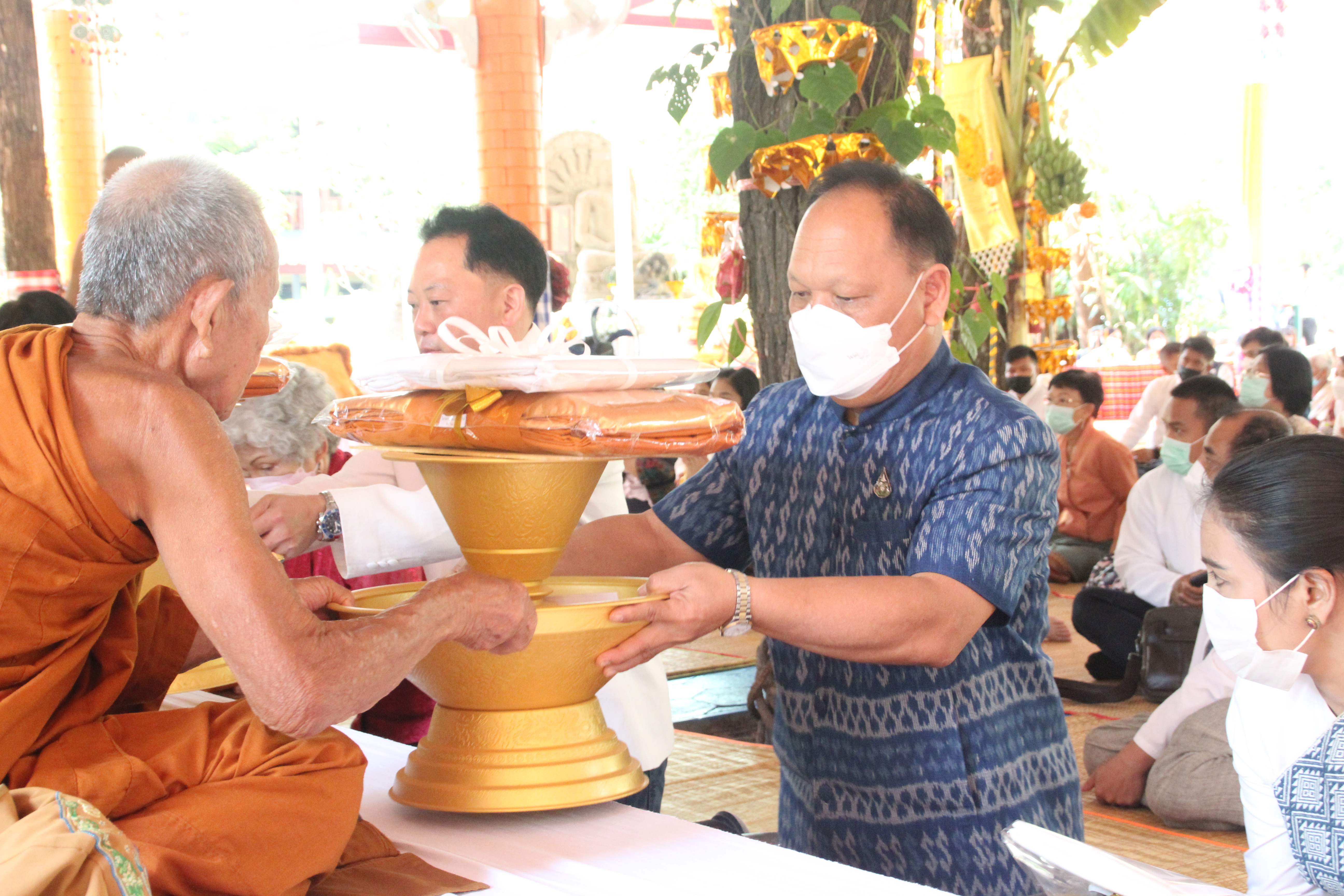 ปลัดกระทรวงมหาดไทย เป็นเจ้าภาพงานทอดกฐินสามัคคี วัดศรัทธาราม อำเภอบ้านม่วง จังหวัดสกลนคร
