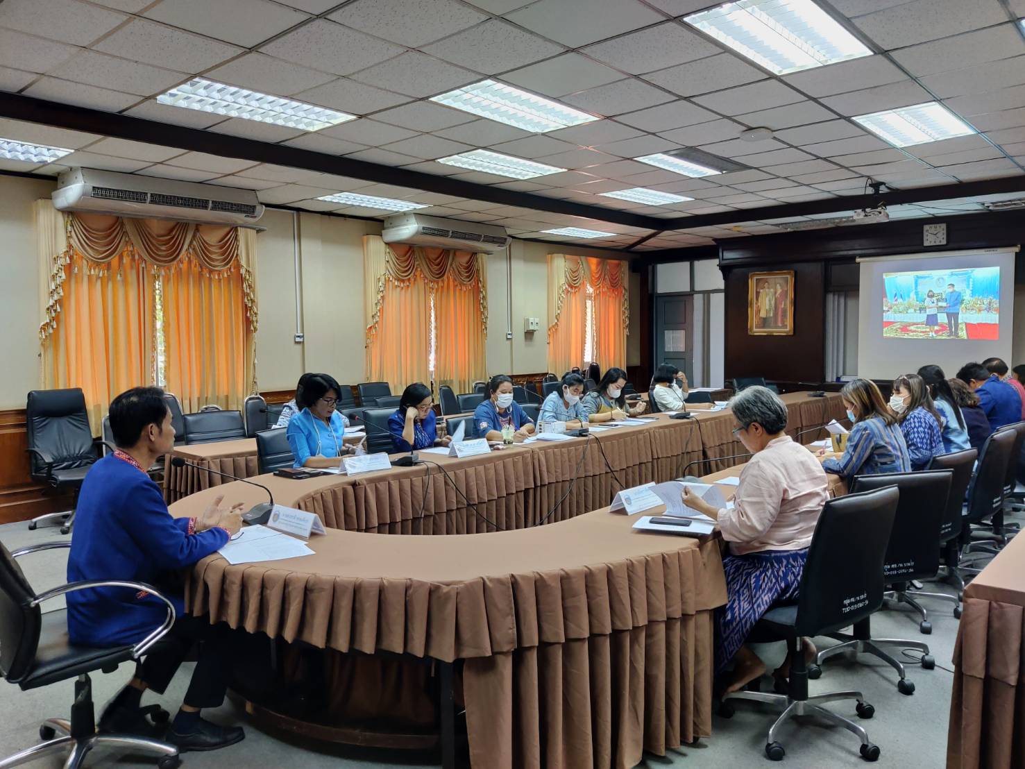 จังหวัดสกลนคร : เตรียมความพร้อมการจัดงานวันสถาปนากองทุนแม่ของแผ่นดินและพิธีทอดผ้าป่ากองทุนแม่ของแผ่นดิน ประจำปี 2565