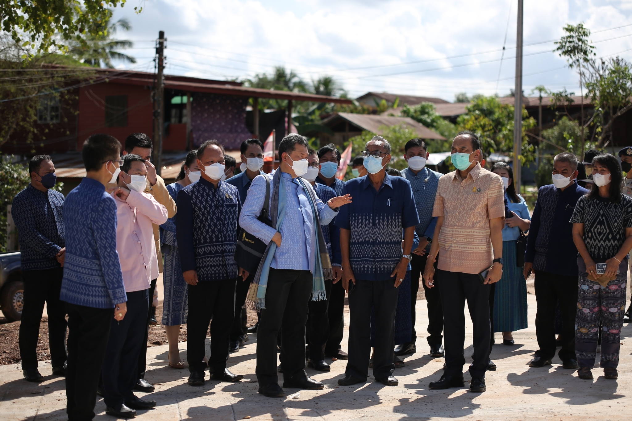 ปลัดกระทรวงมหาดไทย : ติดตามความก้าวหน้าการขับเคลื่อนงาน “ดอนกอยโมเดล” ภายใต้โครงการ “ผ้าไทยใส่ให้สนุก” ตามแนวพระดำริสมเด็จพระเจ้าลูกเธอ เจ้าฟ้า สิริวัณณวรี นารีรัตนราชกัญญา ในพื้นที่จังหวัดสกลนคร