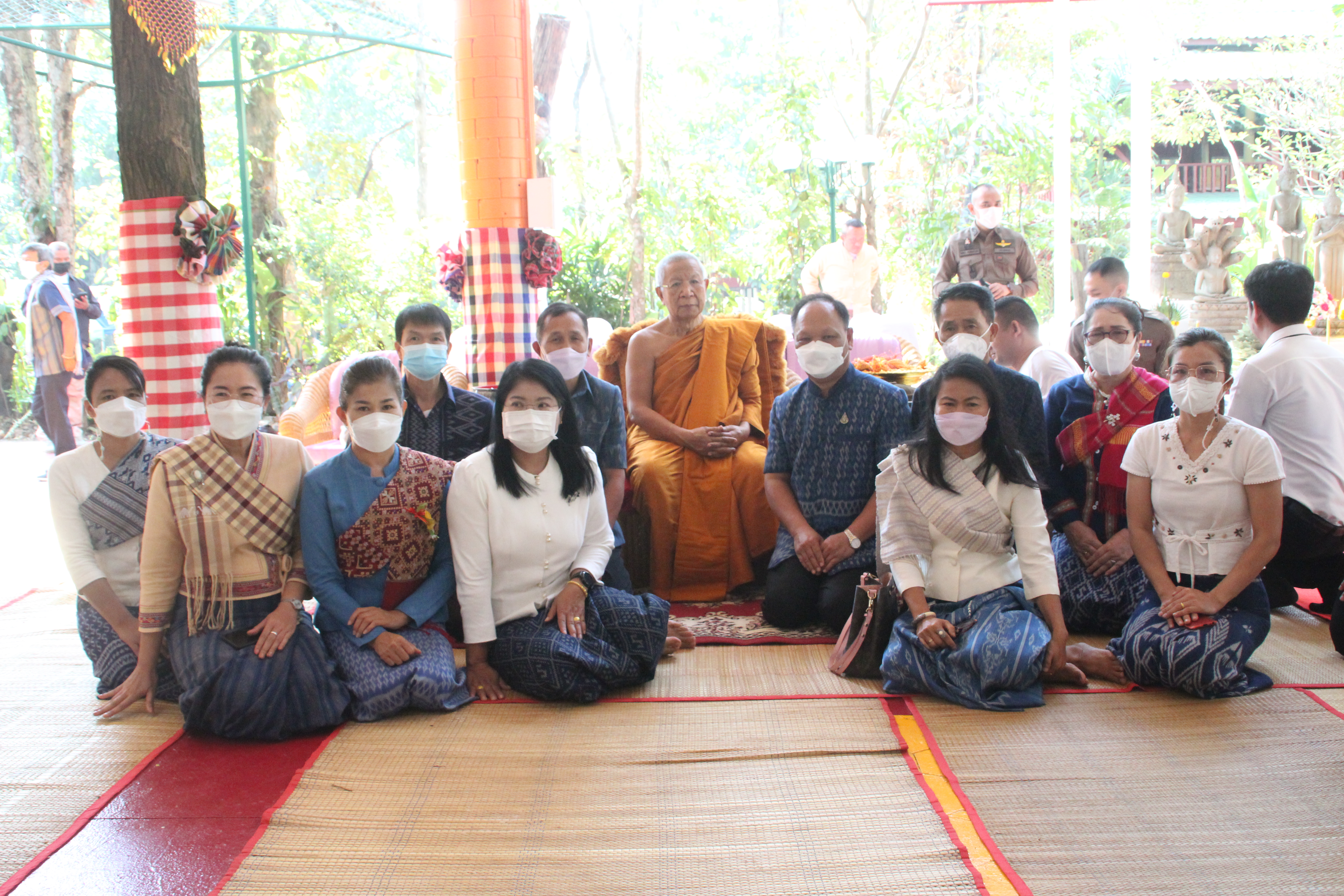 ปลัดกระทรวงมหาดไทย เป็นเจ้าภาพงานทอดกฐินสามัคคี วัดศรัทธาราม อำเภอบ้านม่วง จังหวัดสกลนคร