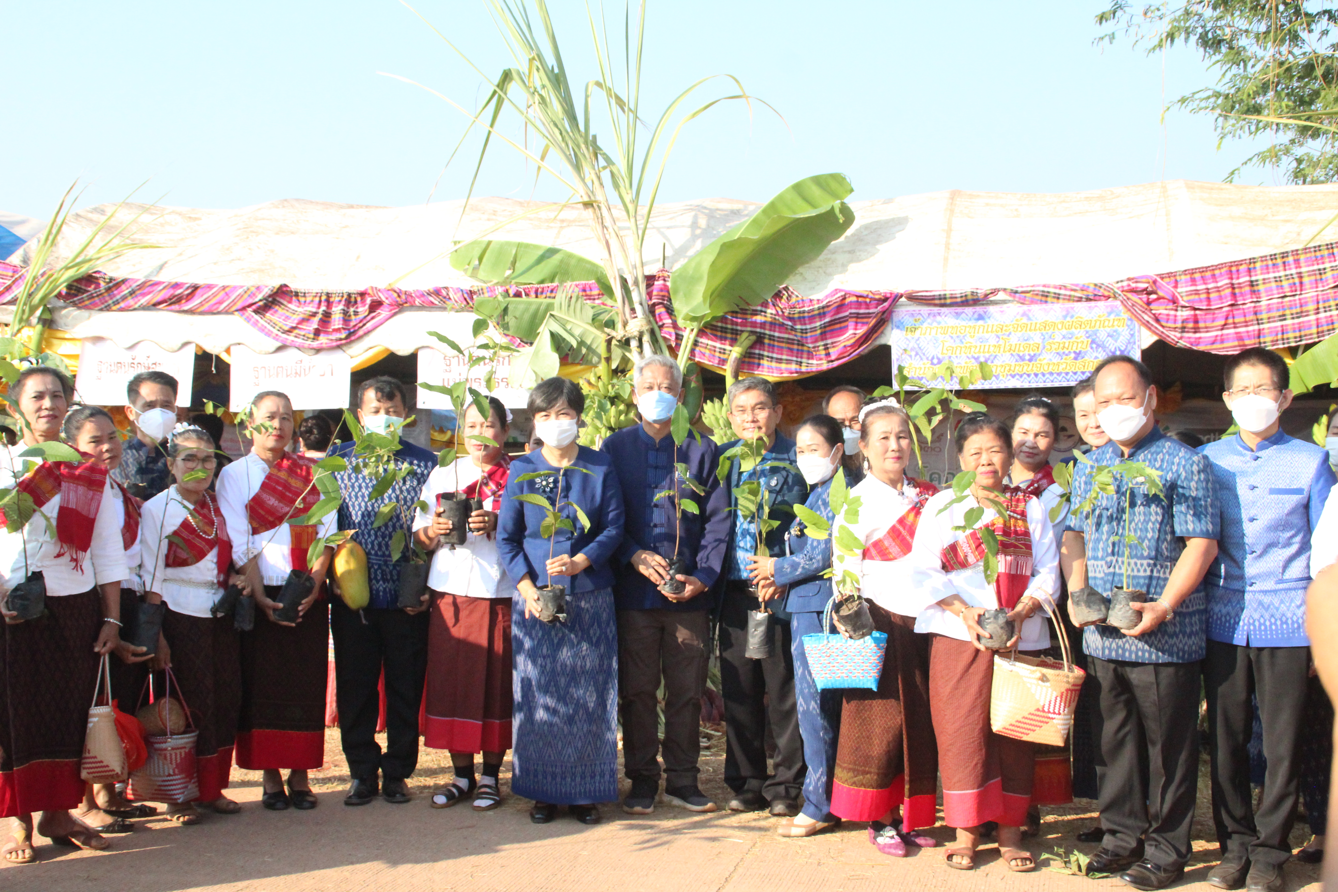 ปลัดกระทรวงมหาดไทย เป็นเจ้าภาพงานทอดกฐินสามัคคี วัดศรัทธาราม อำเภอบ้านม่วง จังหวัดสกลนคร