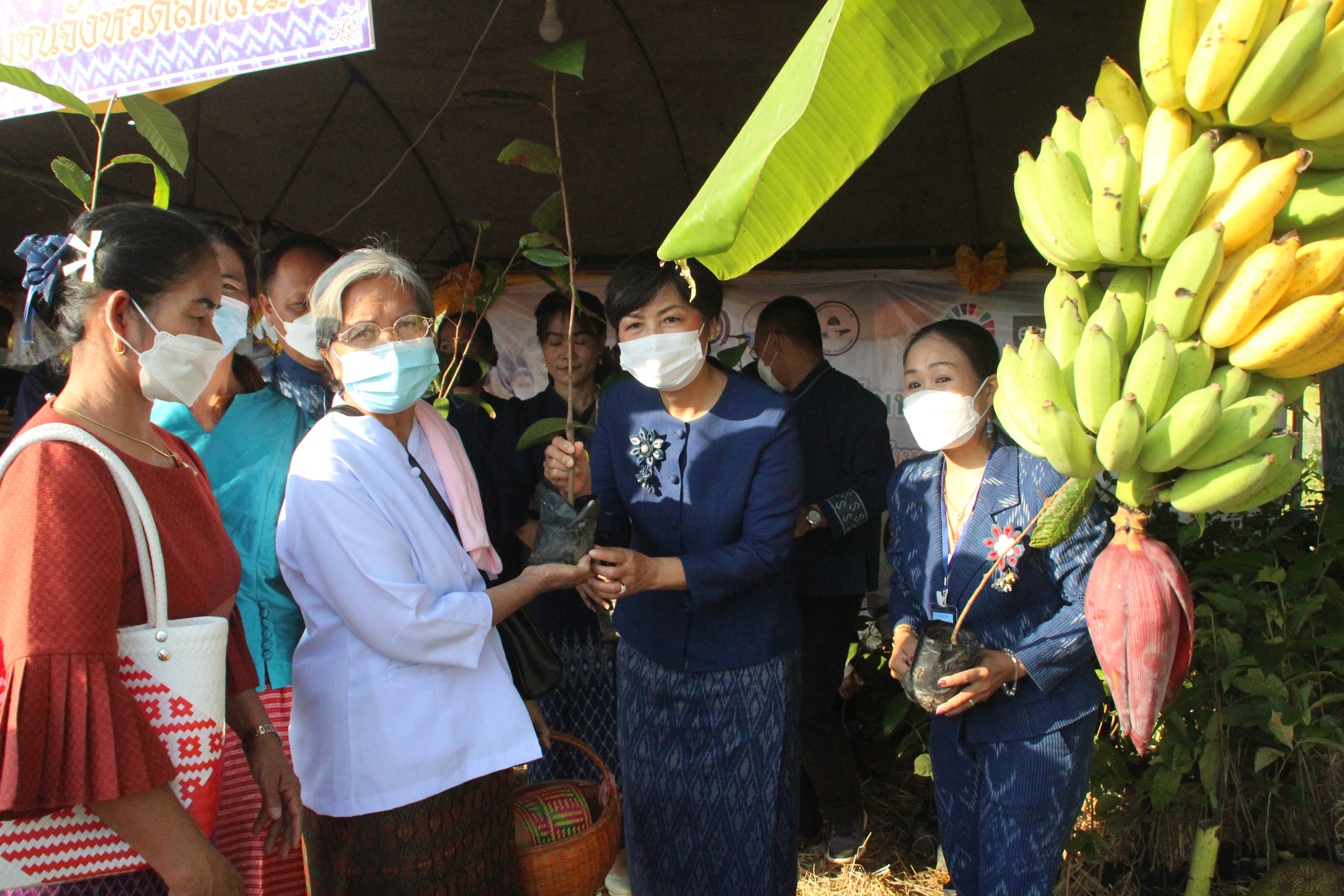 ปลัดกระทรวงมหาดไทย เป็นเจ้าภาพงานทอดกฐินสามัคคี วัดศรัทธาราม อำเภอบ้านม่วง จังหวัดสกลนคร