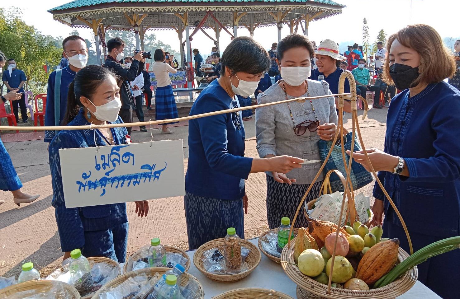 ปลัดกระทรวงมหาดไทย เป็นเจ้าภาพงานทอดกฐินสามัคคี วัดศรัทธาราม อำเภอบ้านม่วง จังหวัดสกลนคร