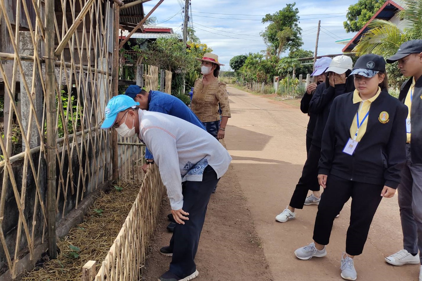 รองหัวหน้าผู้ตรวจราชการกรมการพัฒนาชุมชน กระทรวงมหาดไทย : ติดตามการขับเคลื่อนงานตามนโยบายรัฐบาล งานตามนโยบาย กระทรวงมหาดไทยและงานตามข้อสั่งการของอธิบดีกรมการพัฒนาชุมชน ในเขตพื้นที่จังหวัดสกลนคร