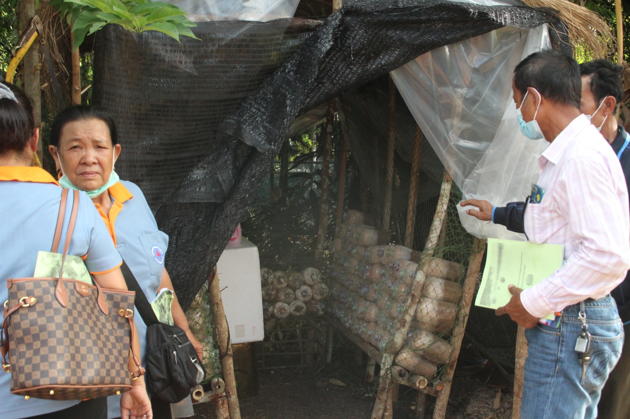 พัฒนาการจังหวัดสกลนคร : ปิดการฝึกอบรมเพิ่มทักษะความรู้ด้านอาชีพแก่ครัวเรือนเป้าหมายตกเกณฑ์ TPMAP มิติรายได้ ตามโครงการส่งเสริมพัฒนาคุณภาพชีวิตและเศรษฐกิจชุมชนฐานราก จังหวัดสกลนคร ปีงบประมาณ 2566