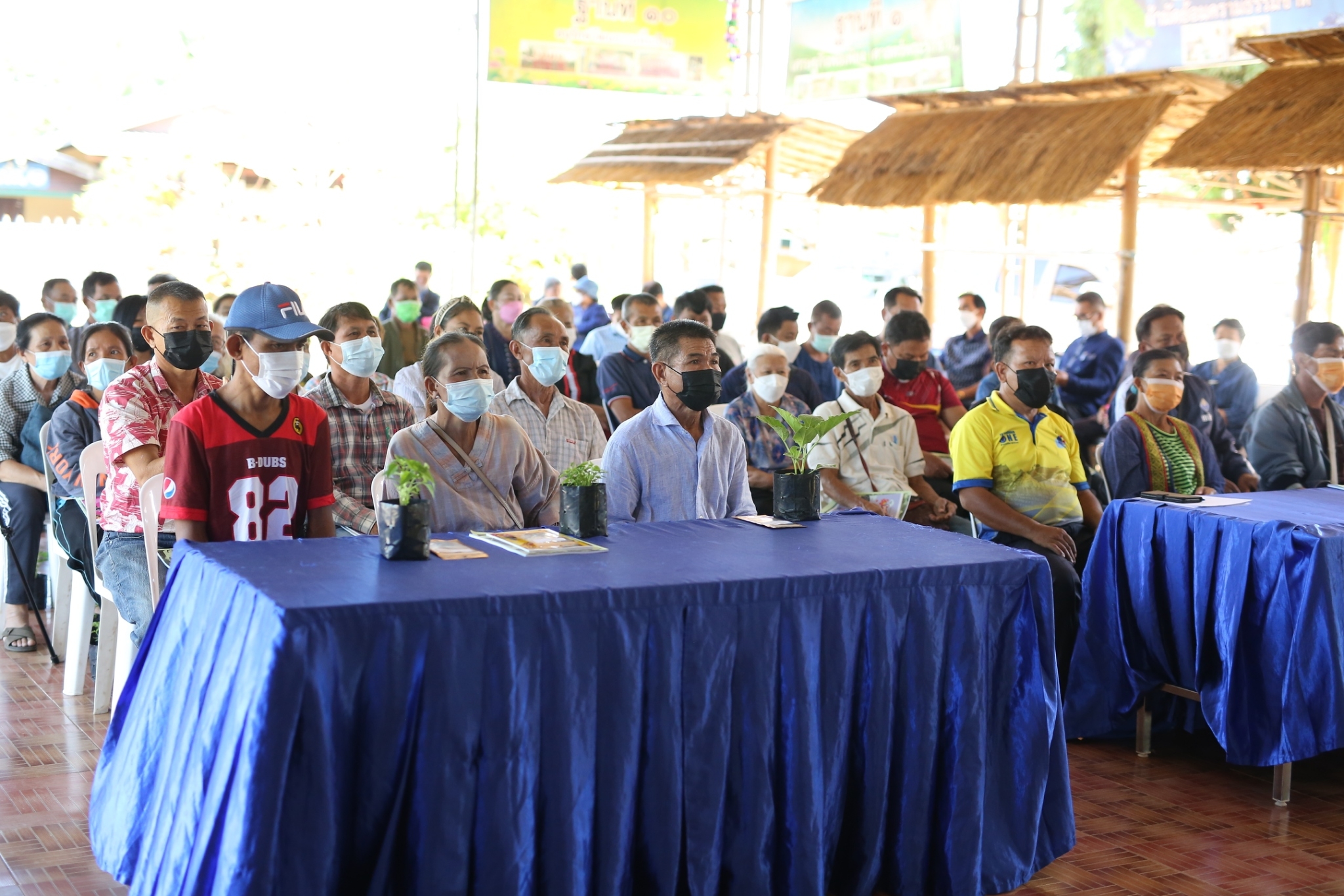ผู้ว่าราชการจังหวัดสกลนคร : เปิดการฝึกอบรมเพื่อพัฒนาคุณภาพชีวิต เพิ่มทักษะความรู้ด้านอาชีพแก่ครัวเรือนตกเกณฑ์ TPMAP มิติรายได้ ของจังหวัดสกลนคร พัฒนาสู่ความยั่งยืน ในปี 2566