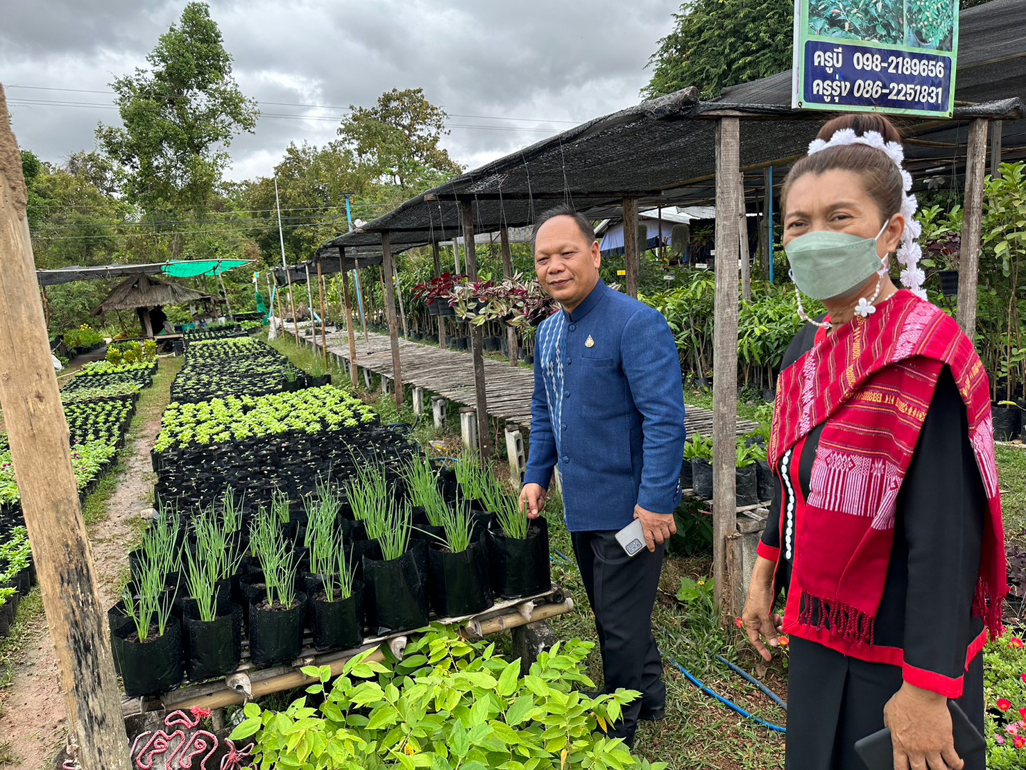 จังหวัดสกลนคร : รณรงค์ให้ประชาชนทุกครัวเรือนปลูกผักสวนครัวเพื่อสร้างความมั่นคงทางอาหารอย่างต่อเนื่อง “สร้างรายได้หลักล้านสู่ชุมชน”