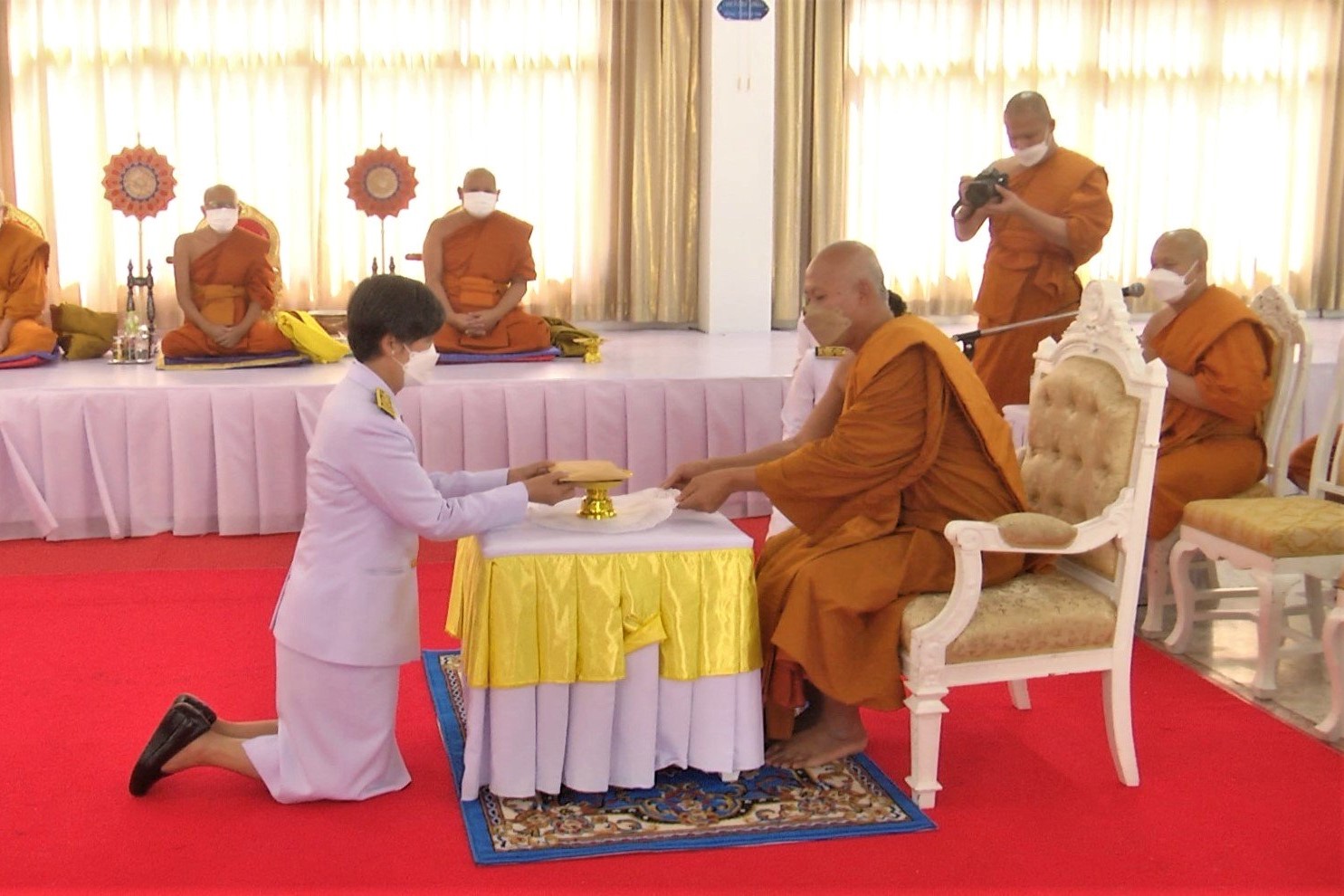 จังหวัดสกลนคร : จัดพิธีทอดผ้าป่าถวายพระราชกุศลแด่พระบาทสมเด็จพระบรมชนกาธิเบศร มหาภูมิพลอดุลยเดชมหาราช บรมนาถบพิตร เนื่องในวันคล้ายวันสวรรคต และสมทบทุนโครงการทุนเล่าเรียนหลวงสำหรับพระสงฆ์ไทย จังหวัดสกลนคร
