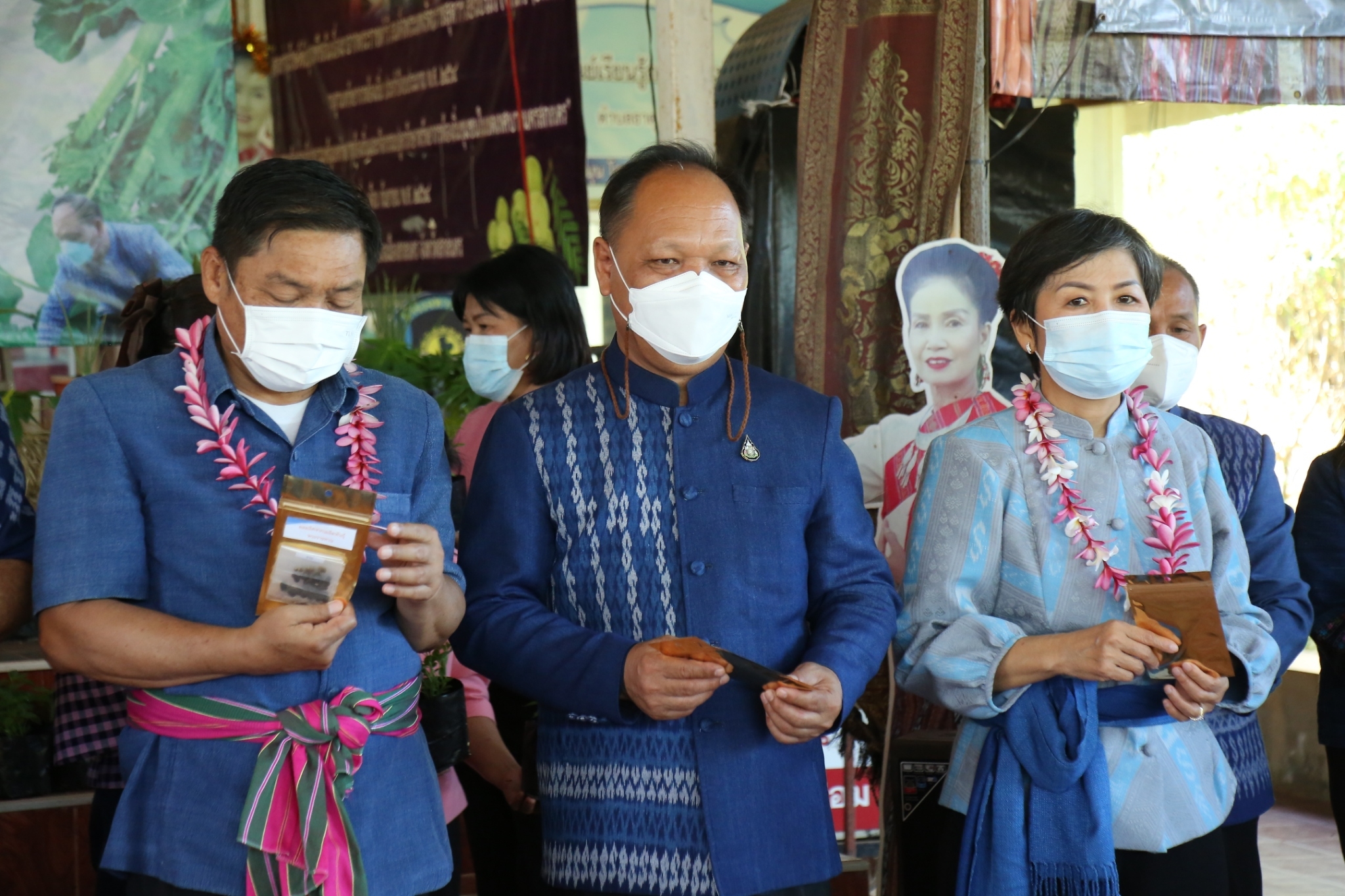 จังหวัดสกลนคร : Kick off การน้อมนำแนวพระราชดำริของสมเด็จพระกนิษฐาธิราชเจ้า กรมสมเด็จพระเทพรัตนราชสุดาฯ สยามบรมราชกุมารี สร้างความมั่นคงทางอาหาร สู่ปฏิบัติการปลูกผักสวนครัว เพื่อสร้างความมั่นคงทางอาหาร ปี 2566 รอบ 2 ต่อเนื่อง