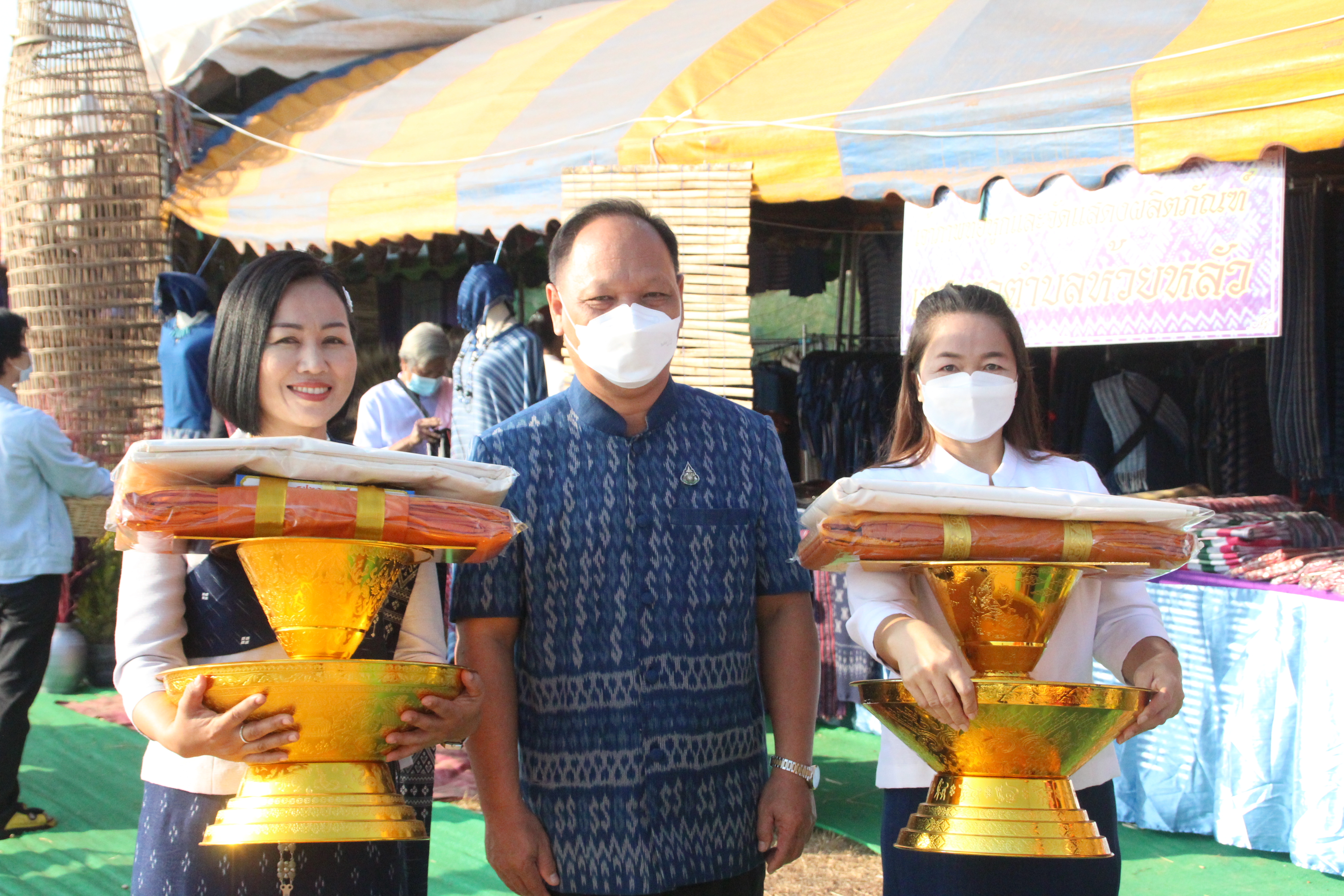ปลัดกระทรวงมหาดไทย เป็นเจ้าภาพงานทอดกฐินสามัคคี วัดศรัทธาราม อำเภอบ้านม่วง จังหวัดสกลนคร