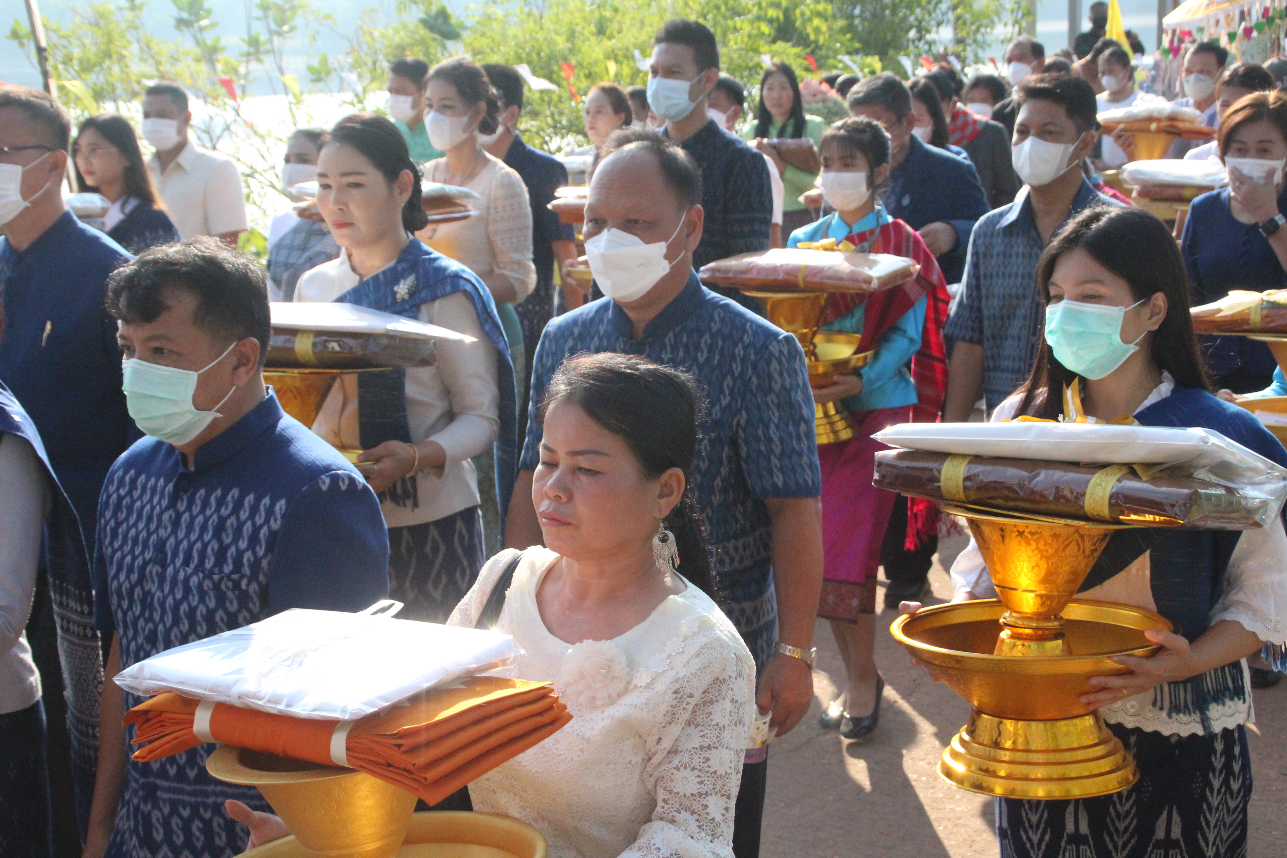ปลัดกระทรวงมหาดไทย เป็นเจ้าภาพงานทอดกฐินสามัคคี วัดศรัทธาราม อำเภอบ้านม่วง จังหวัดสกลนคร
