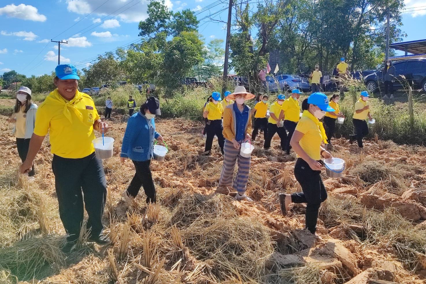 จังหวัดสกลนคร : ร่วมผลึกกำลังทั้งภาครัฐและเอกชนพัฒนาปรับปรุงภูมิทัศน์บ้านดอนกอย สู่การเป็นหมู่บ้านพัฒนาต้นแบบที่ยั่งยืน ในปี 2566