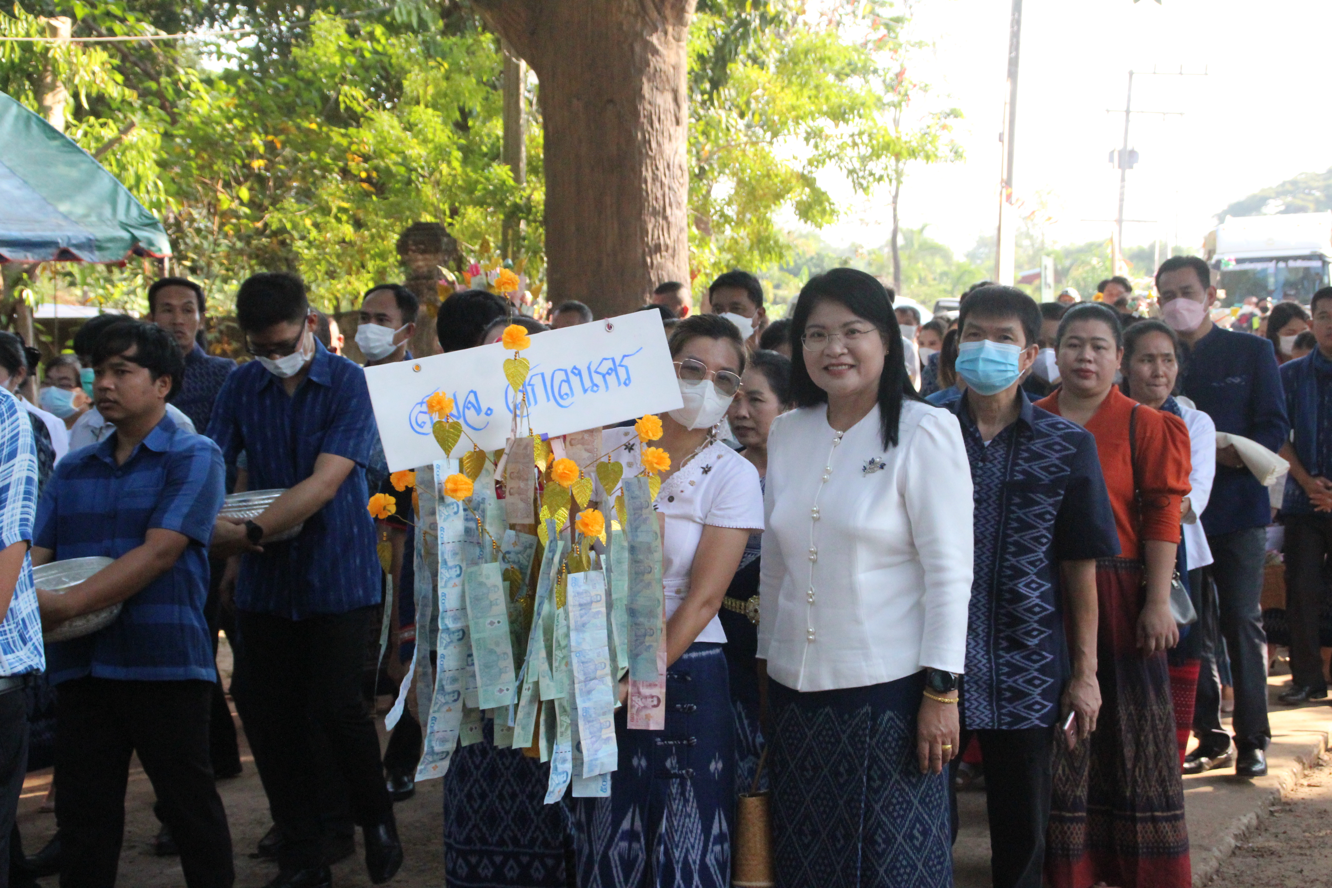 ปลัดกระทรวงมหาดไทย เป็นเจ้าภาพงานทอดกฐินสามัคคี วัดศรัทธาราม อำเภอบ้านม่วง จังหวัดสกลนคร