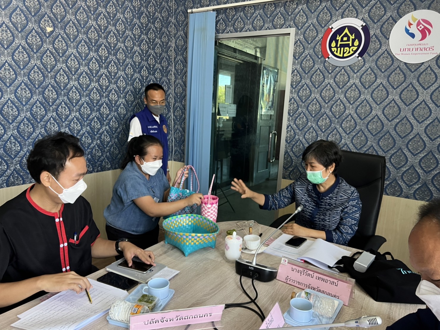 จังหวัดสกลนคร : ประชุมคณะอนุกรรมการบริหารกองทุนพัฒนาบทบาทสตรีจังหวัดสกลนคร