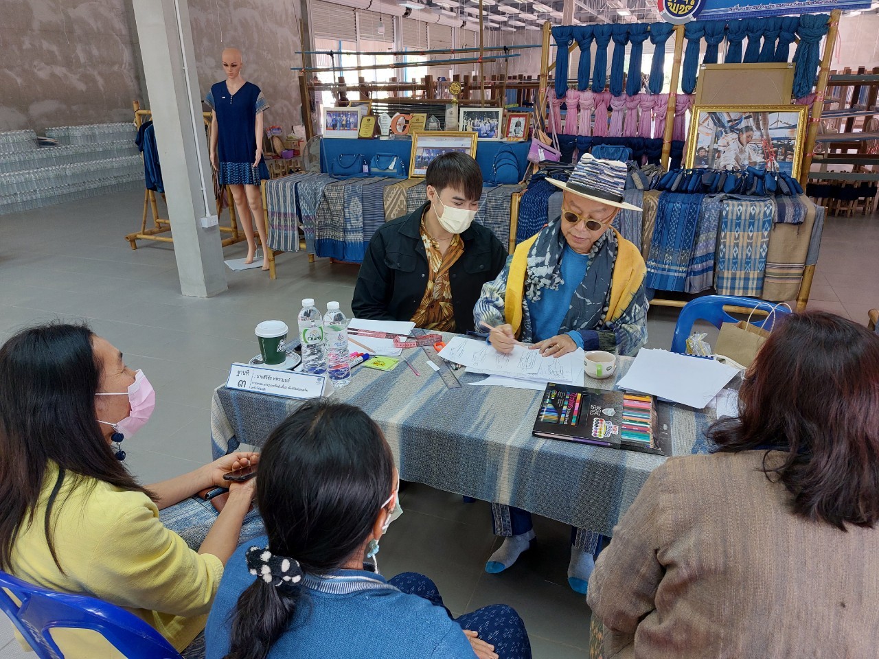 กรมการพัฒนาชุมชน กระทรวงมหาดไทย : ดำเนินงานโครงการพัฒนารูปแบบผลิตภัณฑ์ผ้าบ้านดอนกอย “ดอนกอยโมเดล” สู่ตลาดสากล