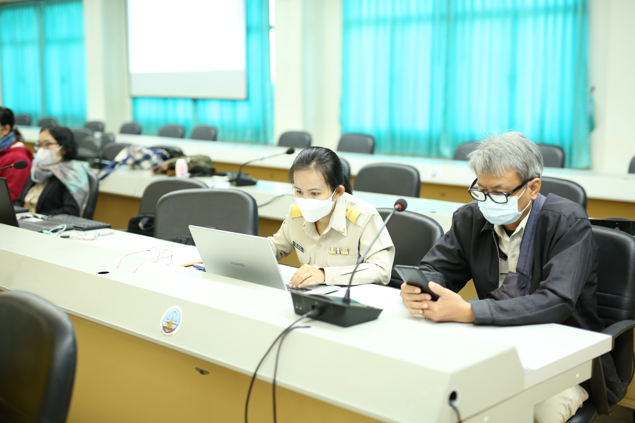 จังหวัดสกลนคร : ประชุมเตรียมความพร้อมเจ้าหน้าที่พัฒนาชุมชน เพื่อสร้างความรู้ ความเข้าใจ ในแนวทางการบริหารการจัดเก็บข้อมูลความจำเป็นพื้นฐาน (จปฐ.) และข้อมูลพื้นฐานระดับหมู่บ้าน (กชช.2ค) ประจำปี 2566 เชิงคุณภาพ