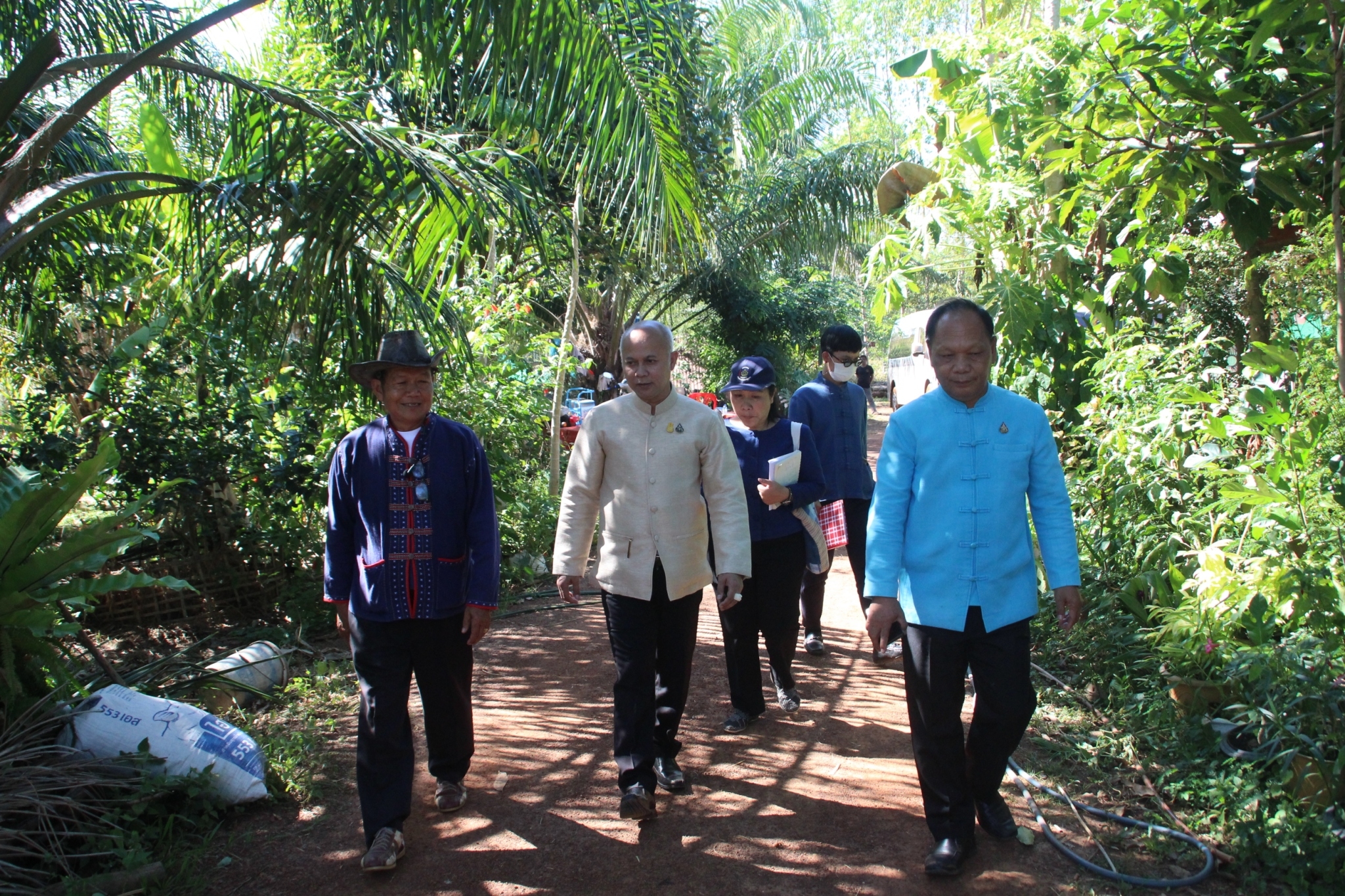รองอธิบดีกรมการพัฒนาชุมชน กระทรวงมหาดไทย :  ติดตามการดำเนินงานศูนย์เรียนรู้ทฤษฎีใหม่รูปแบบ “โคก หนอง นา  พัฒนาชุมชน“ ในเขตพื้นที่ จังหวัดสกลนคร  เพื่อเตรียมความพร้อมใช้เป็นสถานที่ปฎิบัติธรรมและเผยแพร่พระพุทธศาสนาแก่พุทธศาสนิกชน  พร้อมใช้เป็นสถานที่อบรมอาชีพแก่ครัวเรือนผู้ด้อยโอกาส