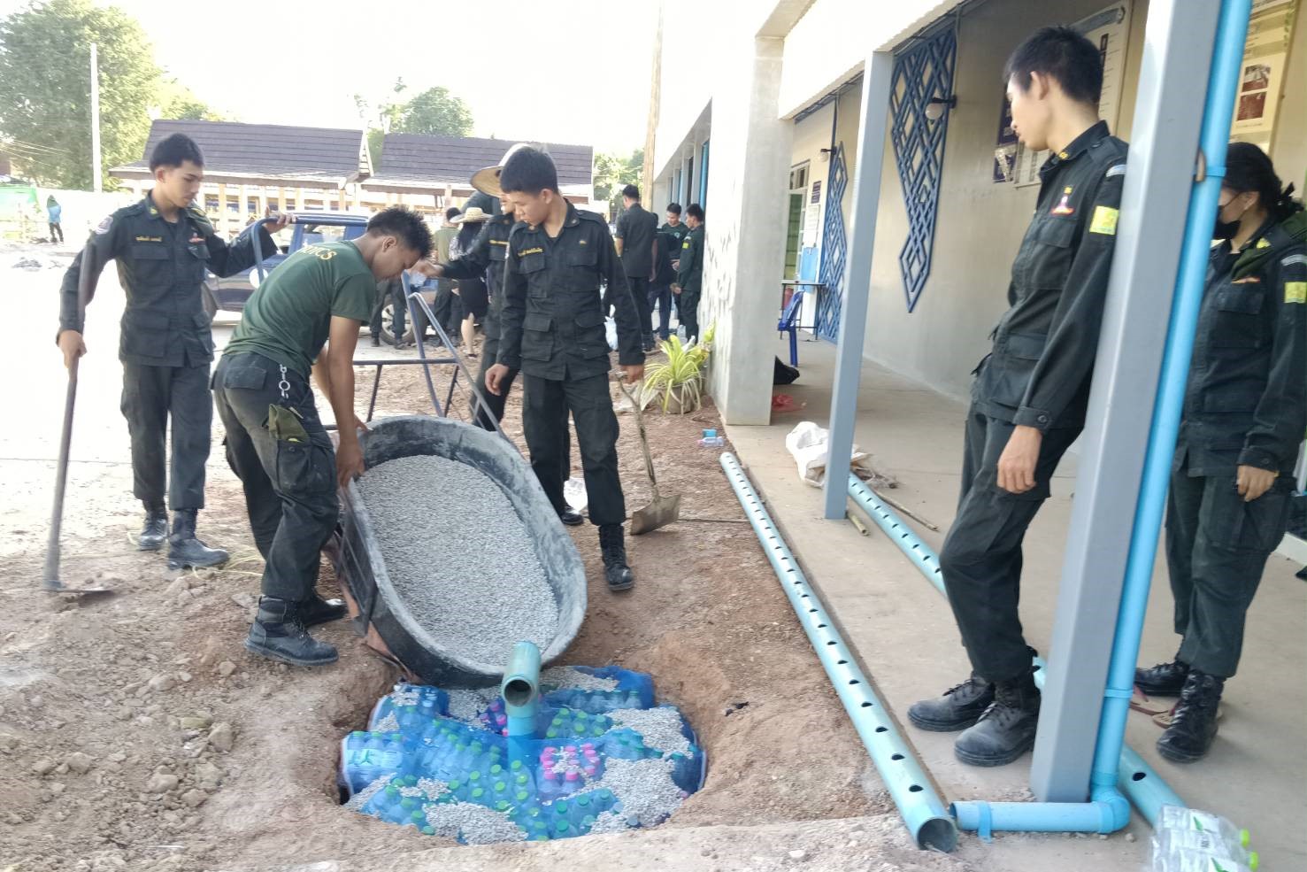 ผู้ว่าราชการจังหวัดสกลนคร : ติดตามความก้าวหน้าการพัฒนาศูนย์เรียนรู้ผ้าย้อมครามบ้านดอนกอย “วิชชาลัยดอนกอย วิถีแห่งการพัฒนาที่ยั่งยืน”