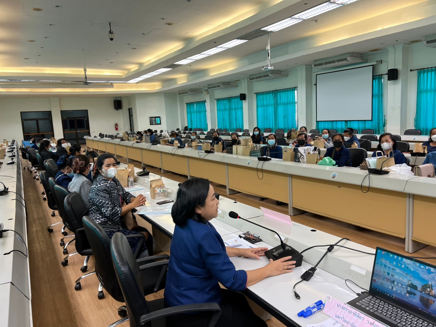 จังหวัดสกลนคร : อบรมพัฒนาทักษะอาชีพแก่สมาชิกกองทุนพัฒนาบทบาทสตรีเพื่อให้เกิดการแลกเปลี่ยนเรียนรู้และสร้างเครือข่ายในการประกอบอาชีพที่สำเร็จ ตามโครงการพัฒนาทักษะอาชีพแก่สมาชิกกองทุนพัฒนาบทบาทสตรี ประจำปี 2566