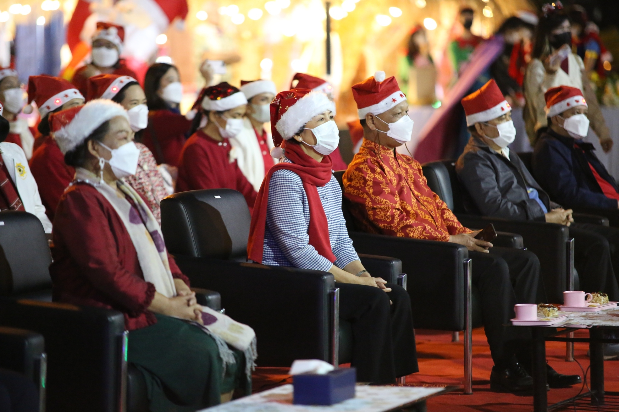 จังหวัดสกลนคร : ดำเนินงานโครงการส่งเสริมงานประเพณีฮีต 12 คอง 14 จังหวัดสกลนคร โดยสาธิตและจำหน่ายสินค้าจากชุมชนคุณธรรมและการแสดงศิลปวัฒนธรรม ในงานประเพณีแห่ดาวคริสมาสต์ ประจำปี 2565