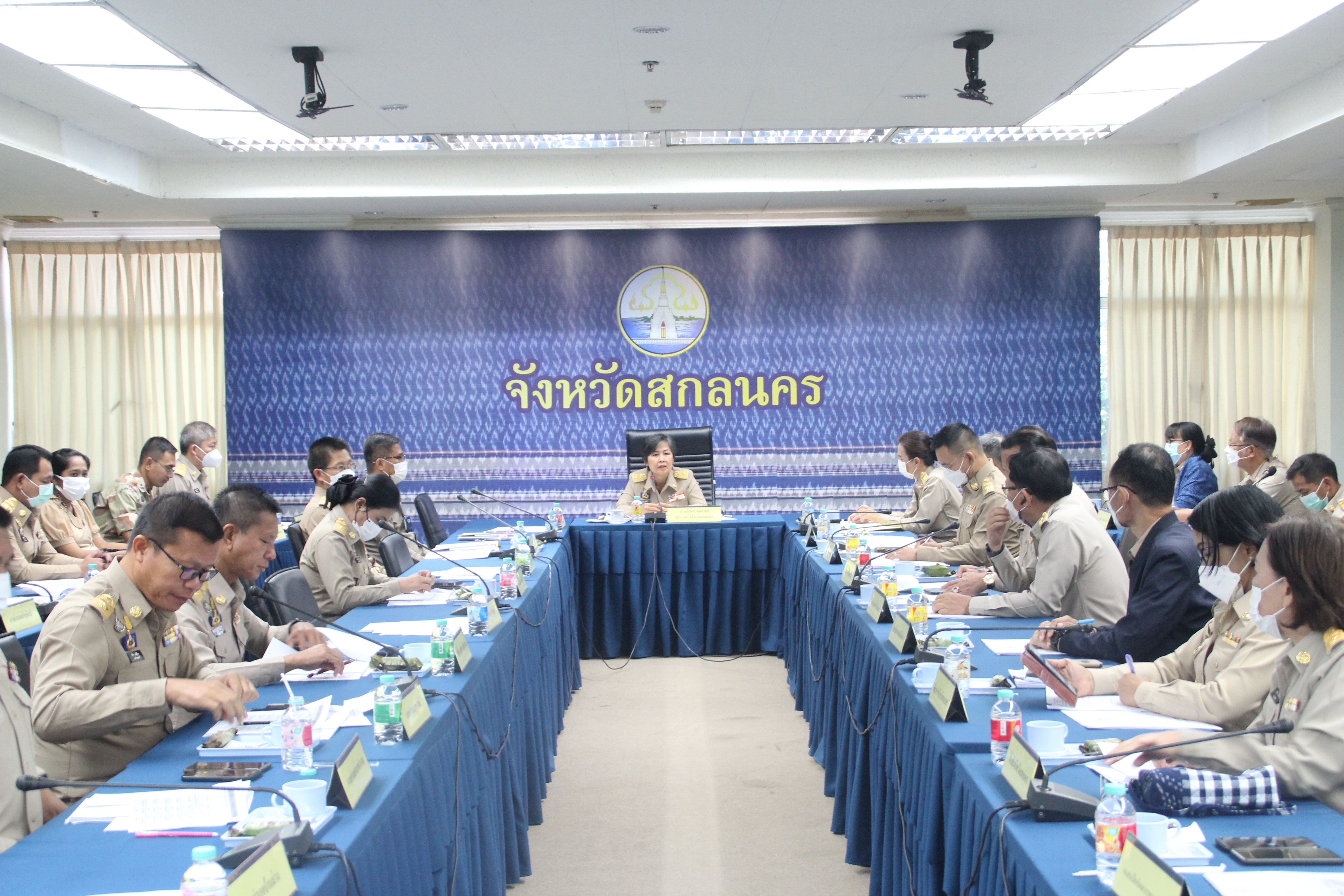 จังหวัดสกลนคร : ประชุมหัวหน้าหน่วยงานสังกัดกระทรวงมหาดไทย และนายอำเภอ ประจำเดือนธันวาคม 2565