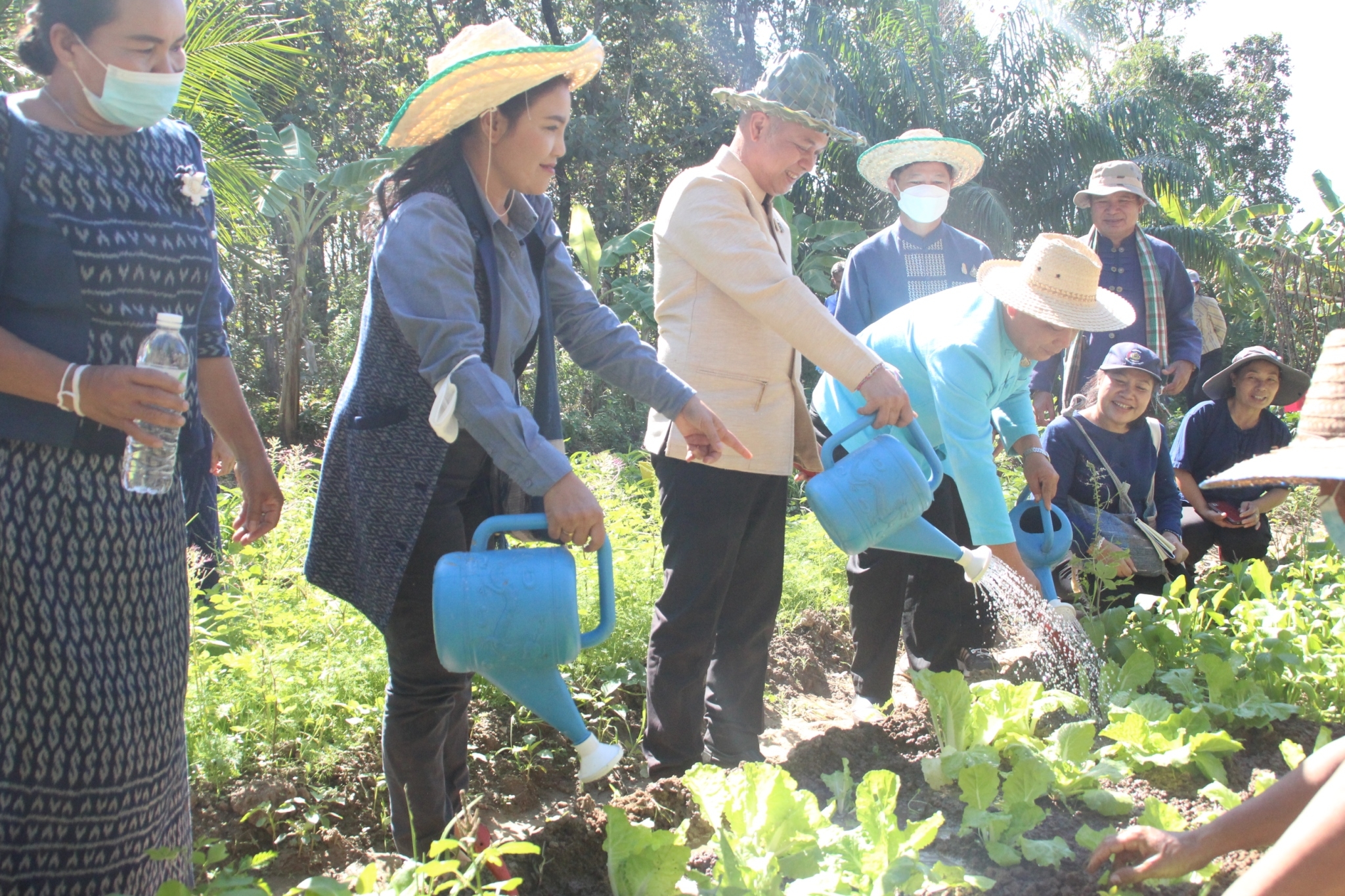 รองอธิบดีกรมการพัฒนาชุมชน กระทรวงมหาดไทย :  ติดตามการดำเนินงานศูนย์เรียนรู้ทฤษฎีใหม่รูปแบบ “โคก หนอง นา  พัฒนาชุมชน“ ในเขตพื้นที่ จังหวัดสกลนคร  เพื่อเตรียมความพร้อมใช้เป็นสถานที่ปฎิบัติธรรมและเผยแพร่พระพุทธศาสนาแก่พุทธศาสนิกชน  พร้อมใช้เป็นสถานที่อบรมอาชีพแก่ครัวเรือนผู้ด้อยโอกาส