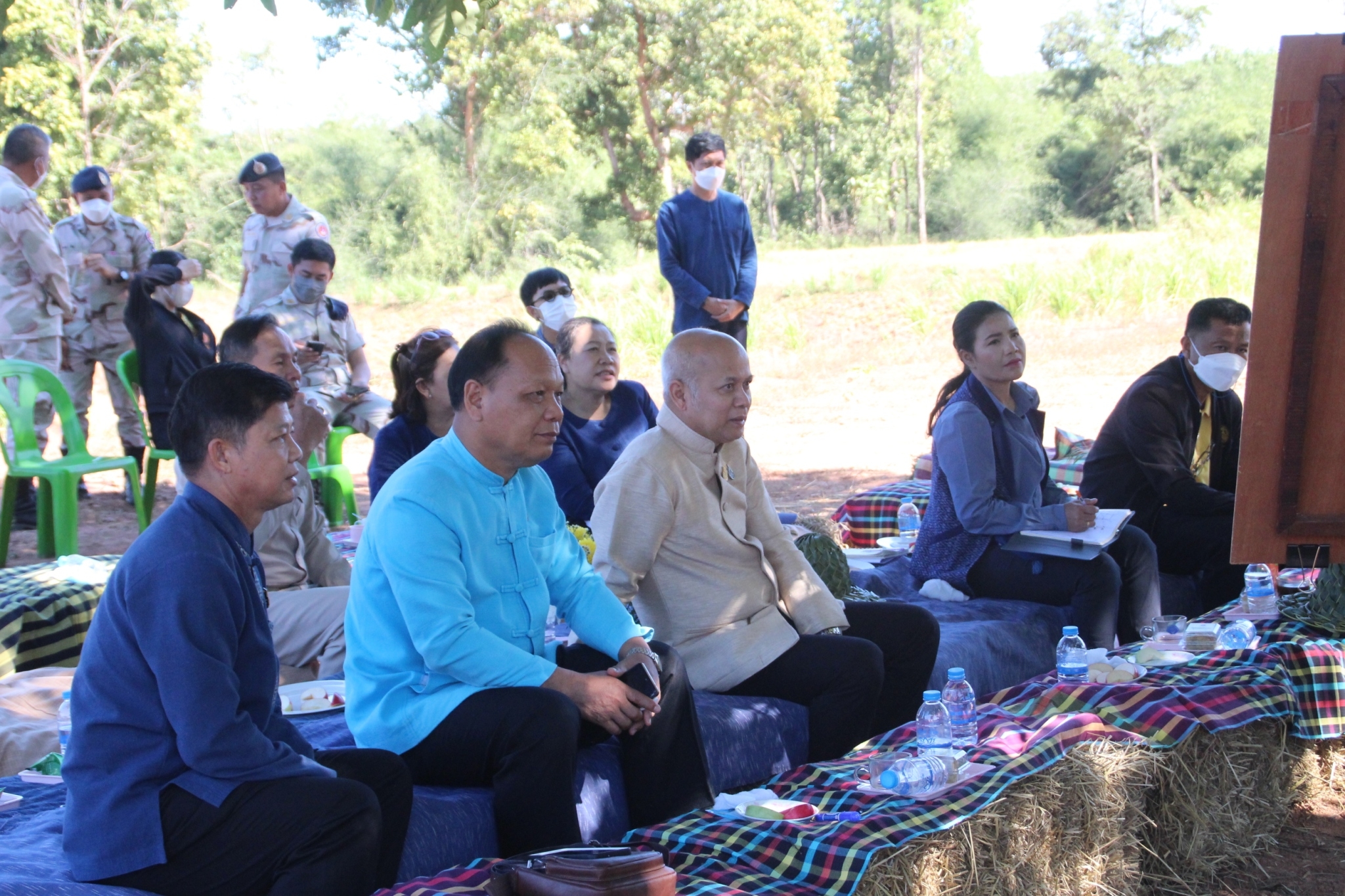 รองอธิบดีกรมการพัฒนาชุมชน กระทรวงมหาดไทย :  ติดตามการดำเนินงานศูนย์เรียนรู้ทฤษฎีใหม่รูปแบบ “โคก หนอง นา  พัฒนาชุมชน“ ในเขตพื้นที่ จังหวัดสกลนคร  เพื่อเตรียมความพร้อมใช้เป็นสถานที่ปฎิบัติธรรมและเผยแพร่พระพุทธศาสนาแก่พุทธศาสนิกชน  พร้อมใช้เป็นสถานที่อบรมอาชีพแก่ครัวเรือนผู้ด้อยโอกาส