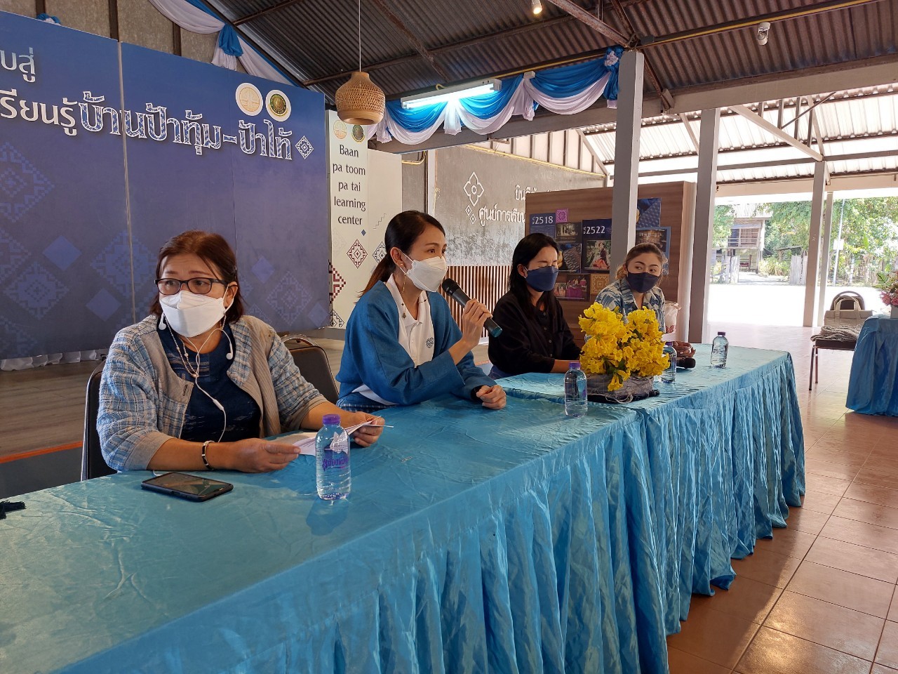 กรมการพัฒนาชุมชน กระทรวงมหาดไทย : ดำเนินงานโครงการสืบสานภูมิปัญญา การทอผ้าและถอดองค์ความรู้สำคัญเกี่ยวกับการพัฒนาผ้าไหมไทย ในเขตพื้นที่จังหวัดสกลนคร