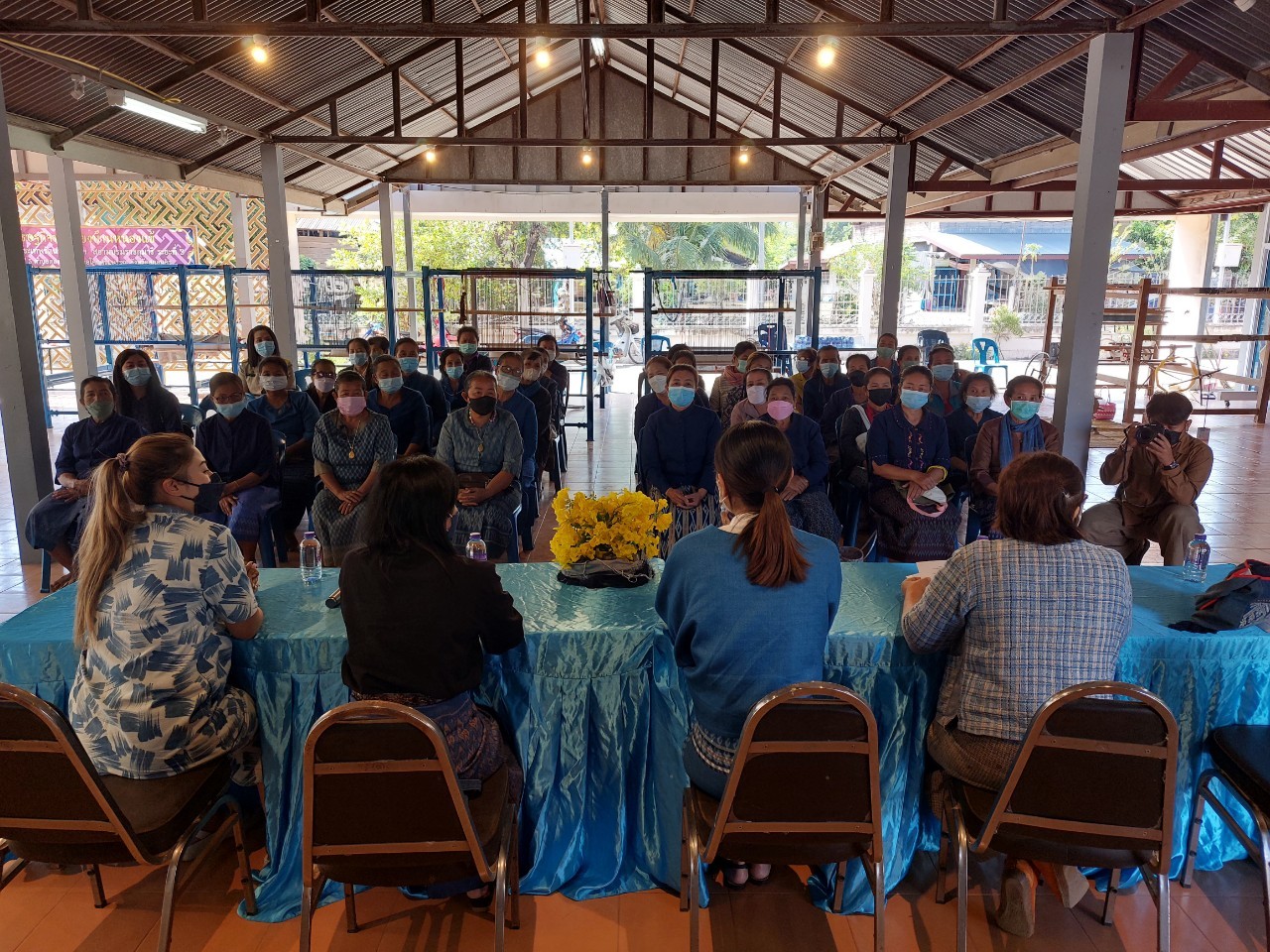 กรมการพัฒนาชุมชน กระทรวงมหาดไทย : ดำเนินงานโครงการสืบสานภูมิปัญญา การทอผ้าและถอดองค์ความรู้สำคัญเกี่ยวกับการพัฒนาผ้าไหมไทย ในเขตพื้นที่จังหวัดสกลนคร