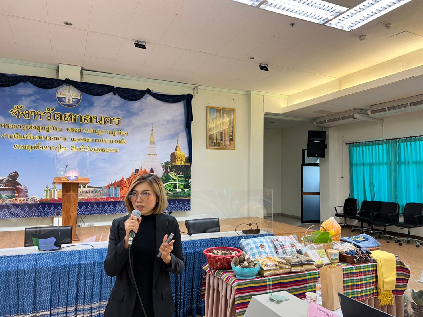 จังหวัดสกลนคร : อบรมพัฒนาทักษะอาชีพแก่สมาชิกกองทุนพัฒนาบทบาทสตรีเพื่อให้เกิดการแลกเปลี่ยนเรียนรู้และสร้างเครือข่ายในการประกอบอาชีพที่สำเร็จ ตามโครงการพัฒนาทักษะอาชีพแก่สมาชิกกองทุนพัฒนาบทบาทสตรี ประจำปี 2566