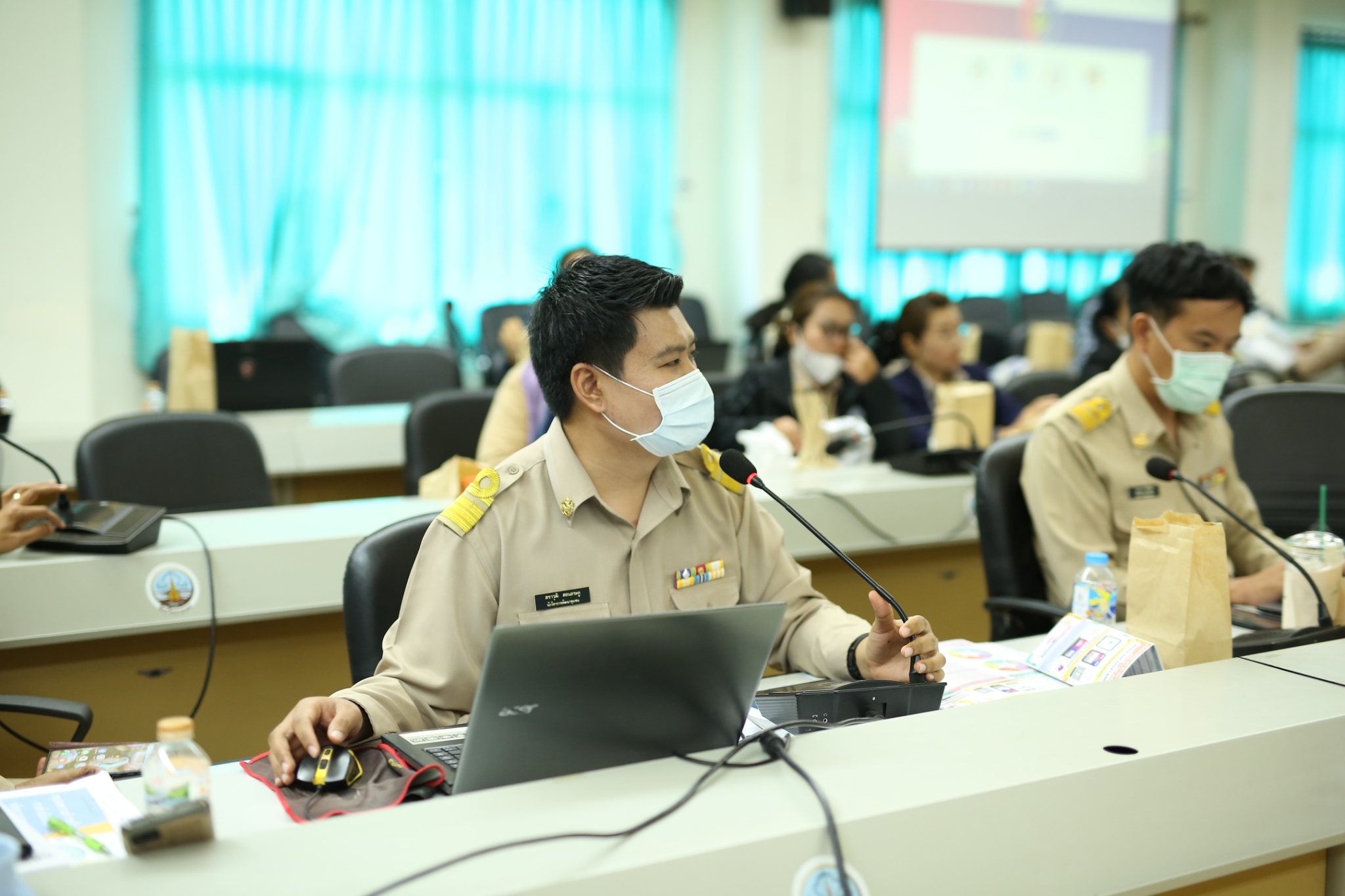 จังหวัดสกลนคร : ประชุมเตรียมความพร้อมเจ้าหน้าที่พัฒนาชุมชน เพื่อสร้างความรู้ ความเข้าใจ ในแนวทางการบริหารการจัดเก็บข้อมูลความจำเป็นพื้นฐาน (จปฐ.) และข้อมูลพื้นฐานระดับหมู่บ้าน (กชช.2ค) ประจำปี 2566 เชิงคุณภาพ