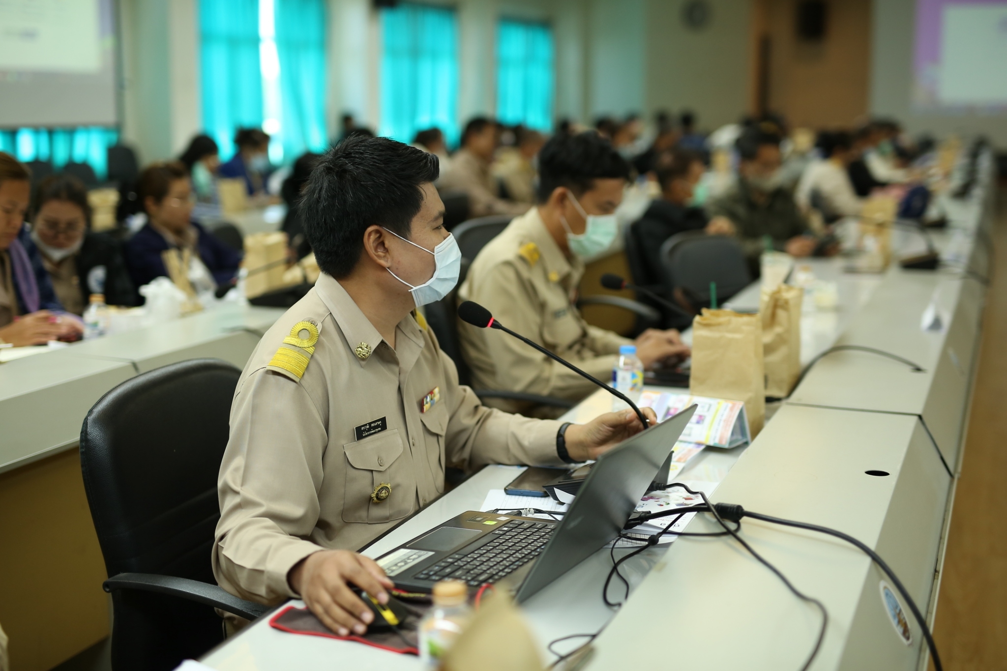 จังหวัดสกลนคร : ประชุมเตรียมความพร้อมเจ้าหน้าที่พัฒนาชุมชน เพื่อสร้างความรู้ ความเข้าใจ ในแนวทางการบริหารการจัดเก็บข้อมูลความจำเป็นพื้นฐาน (จปฐ.) และข้อมูลพื้นฐานระดับหมู่บ้าน (กชช.2ค) ประจำปี 2566 เชิงคุณภาพ