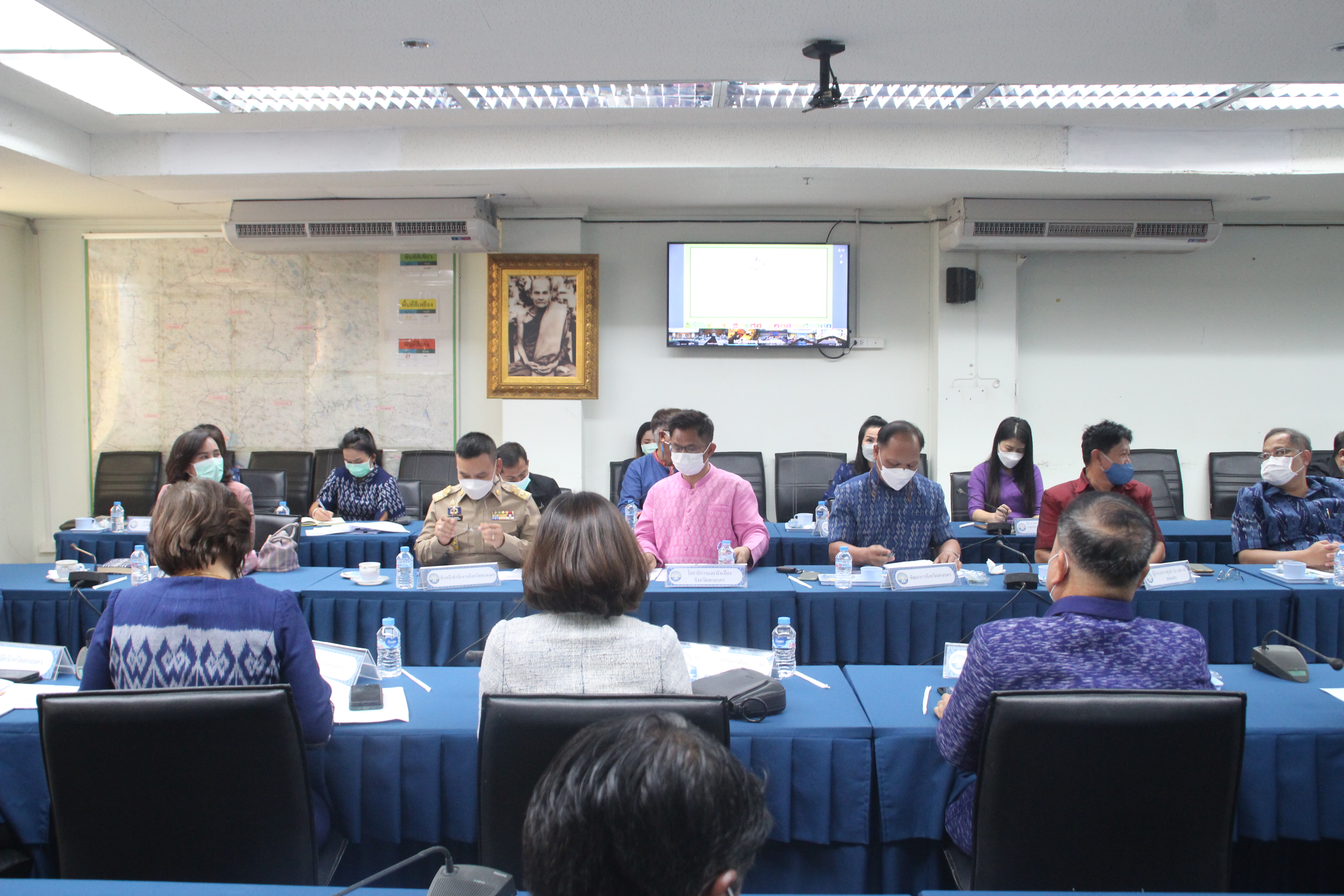 จังหวัดสกลนคร : ร่วมประชุมขับเคลื่อนและติดตามงานนโยบายของรัฐบาล งานภารกิจสำคัญของกระทรวงมหาดไทย ประจำปีงบประมาณ พ.ศ. 2566 (VCS)