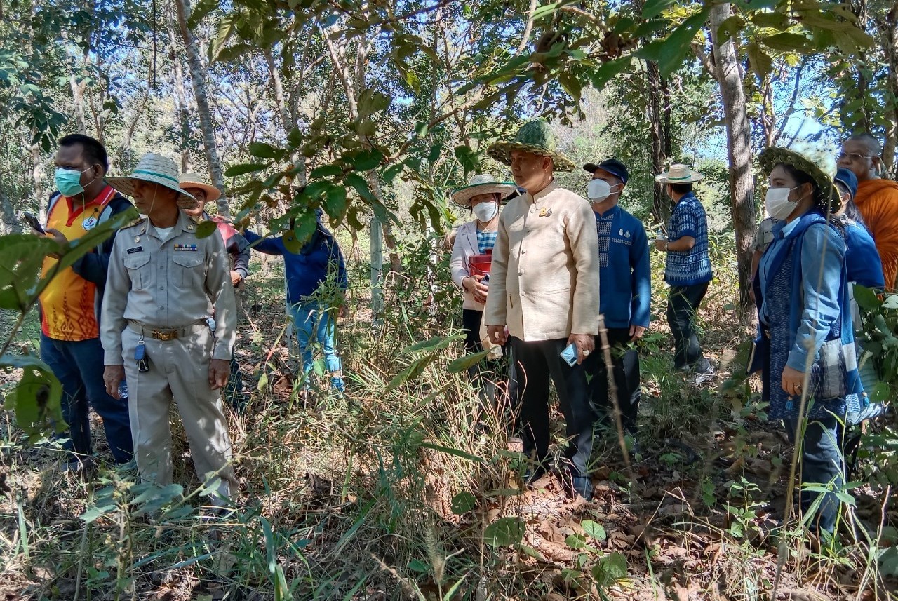 รองอธิบดีกรมการพัฒนาชุมชน กระทรวงมหาดไทย :  ติดตามการดำเนินงานศูนย์เรียนรู้ทฤษฎีใหม่รูปแบบ “โคก หนอง นา  พัฒนาชุมชน“ ในเขตพื้นที่ จังหวัดสกลนคร  เพื่อเตรียมความพร้อมใช้เป็นสถานที่ปฎิบัติธรรมและเผยแพร่พระพุทธศาสนาแก่พุทธศาสนิกชน  พร้อมใช้เป็นสถานที่อบรมอาชีพแก่ครัวเรือนผู้ด้อยโอกาส