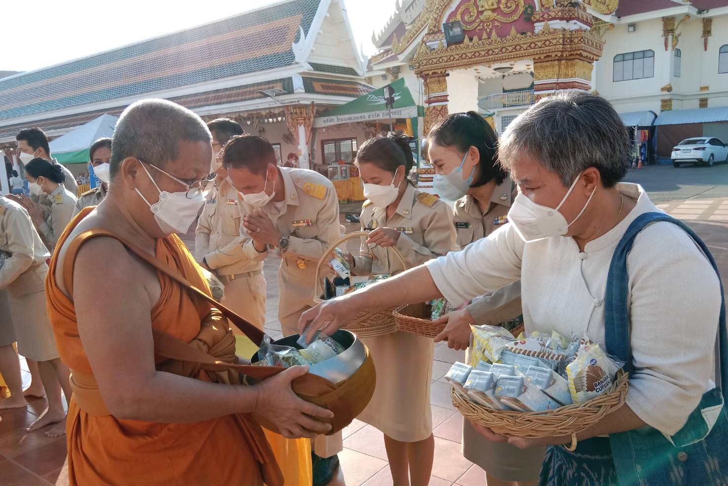 จังหวัดสกลนคร : จัดพิธีเจริญพระพุทธมนต์ เจริญจิตตภาวนา และทำบุญตักบาตร เพื่อถวายพระพรแด่สมเด็จพระเจ้าลูกเธอ เจ้าฟ้าพัชรกิติยาภา นเรนทิราเทพยวดี กรมหลวงราชสาริณีสิริพัชร มหาวัชรราชธิดา
