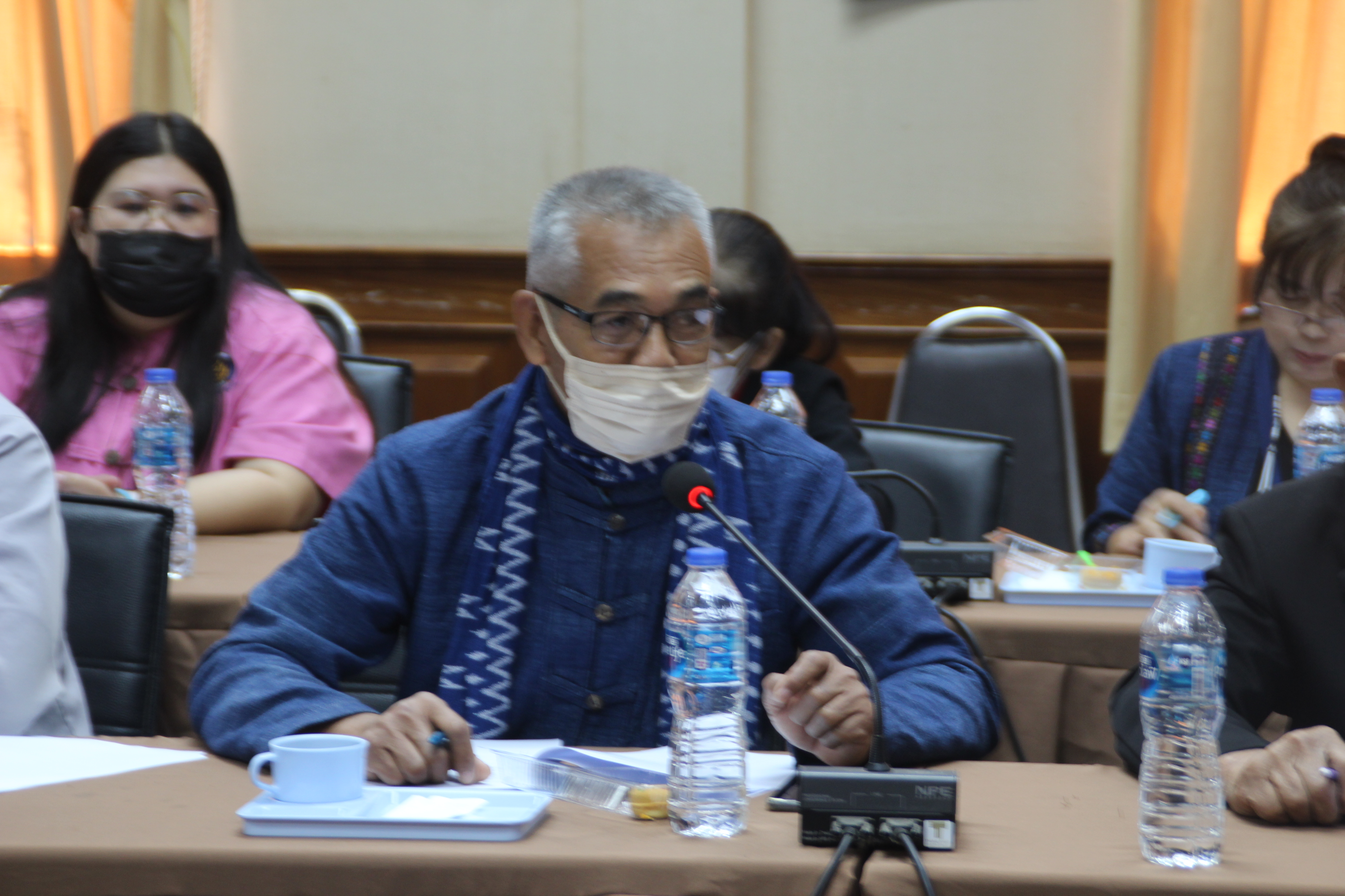 จังหวัดสกลนคร : จัดประชุม เจ้าหน้าที่พัฒนาชุมชนและคณะกรรมการเครือข่ายกองทุนแม่ของแผ่นดิน จังหวัดสกลนคร