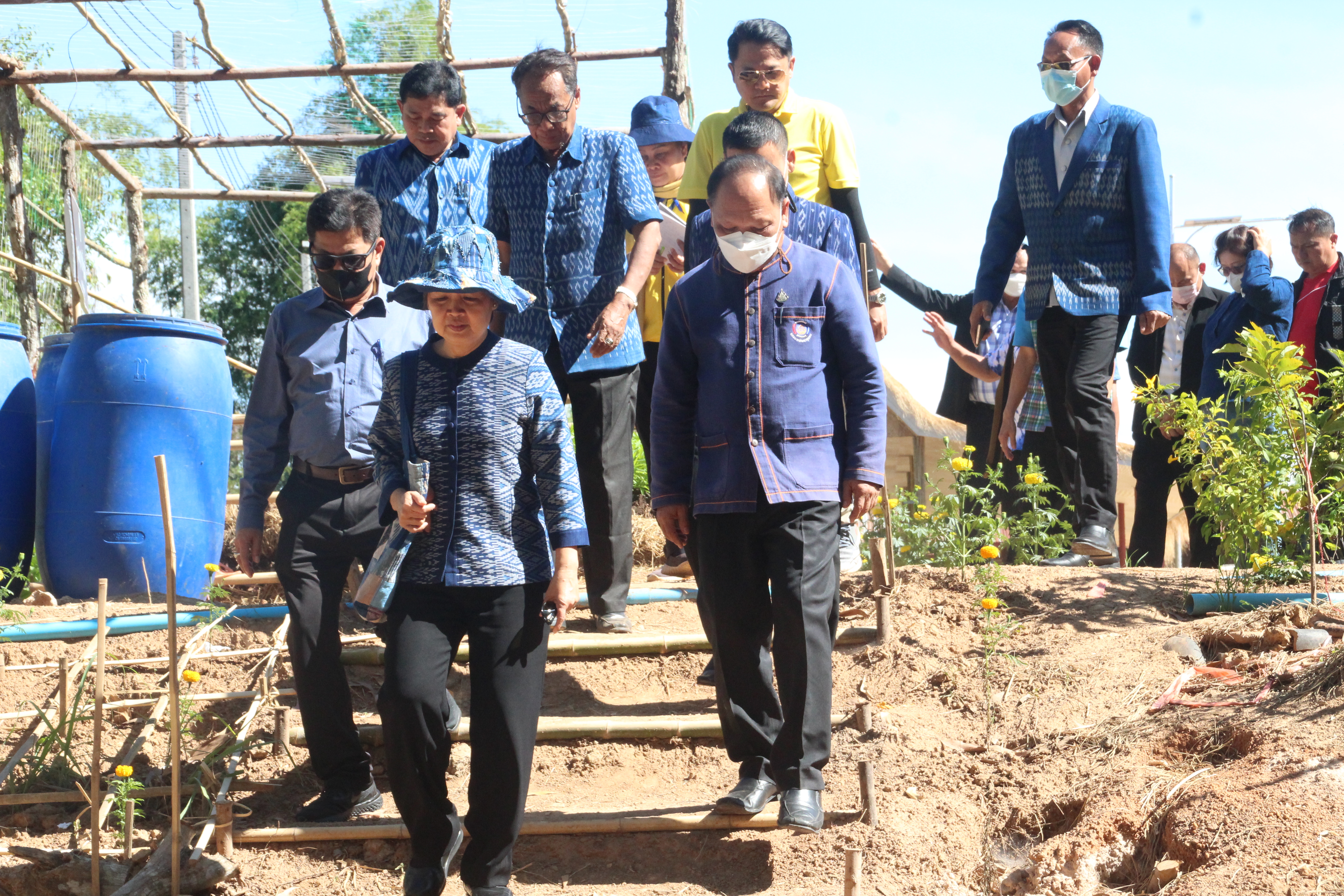 จังหวัดสกลนคร : ประชุมเตรียมความพร้อมรับเสด็จ สมเด็จพระเจ้าลูกเธอ เจ้าฟ้าสิริวัณณวรี นารีรัตนราชกัญญา ในโอกาสเป็นองค์ประธานในพิธีเปิดศูนย์เรียนรู้ผ้าย้อมครามบ้านดอนกอย “วิชชาลัยดอนกอย วิถีแห่งการพัฒนาที่ยั่งยืน”